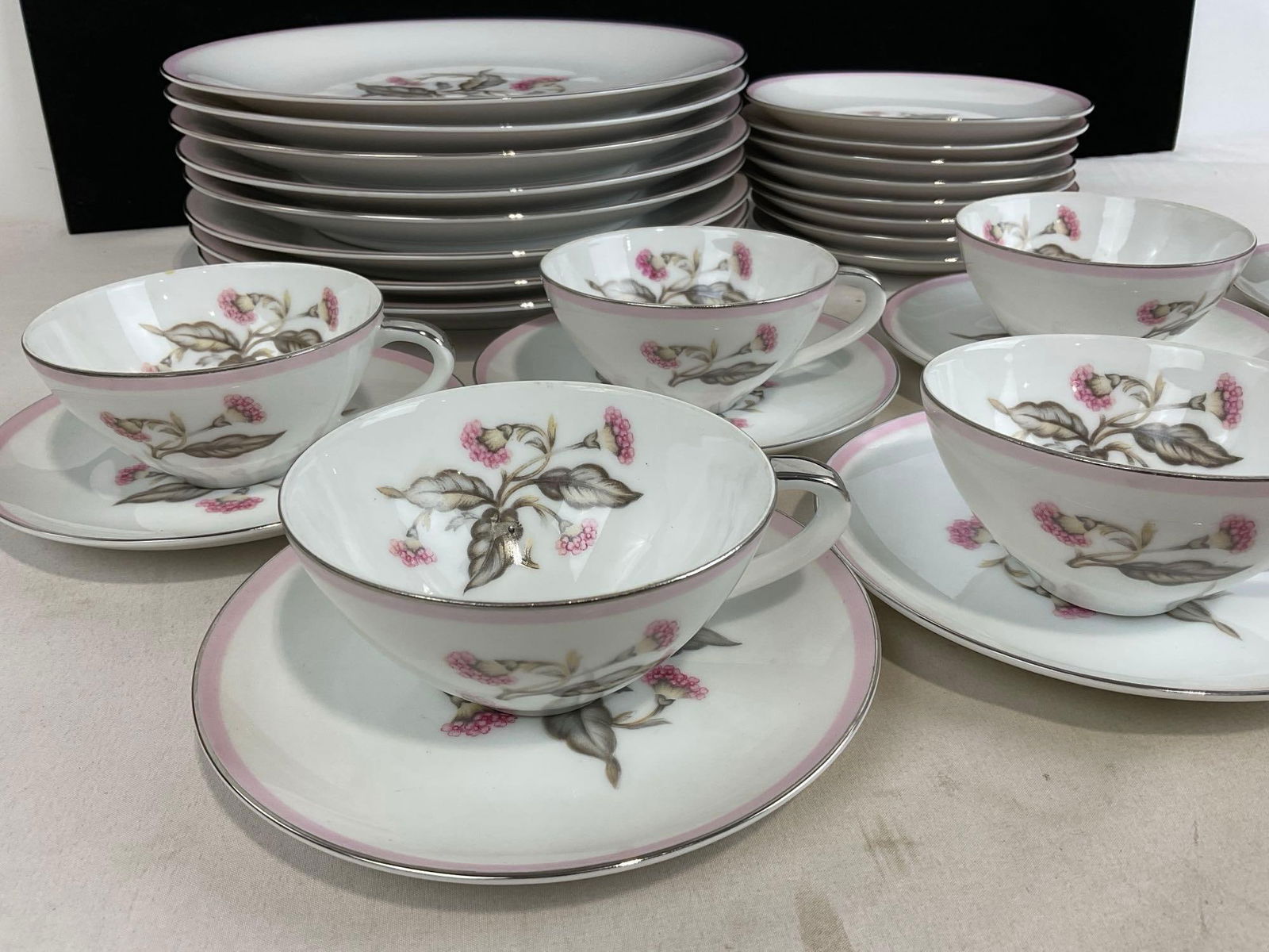 Symphony Japanese China, 8 Dinner Plates, 8 Bread Plates, 7 Cups & 7 Saucers, Pink & Grey Pattern - 2