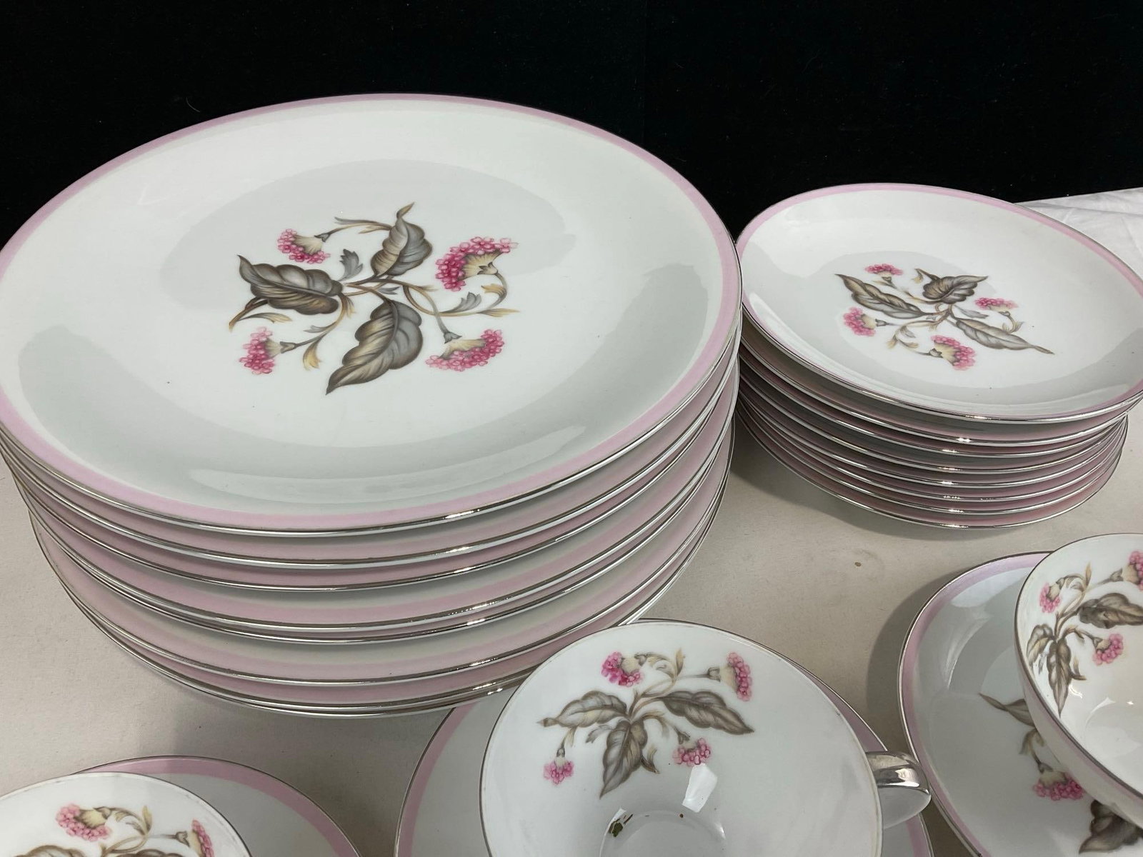 Symphony Japanese China, 8 Dinner Plates, 8 Bread Plates, 7 Cups & 7 Saucers, Pink & Grey Pattern - 3