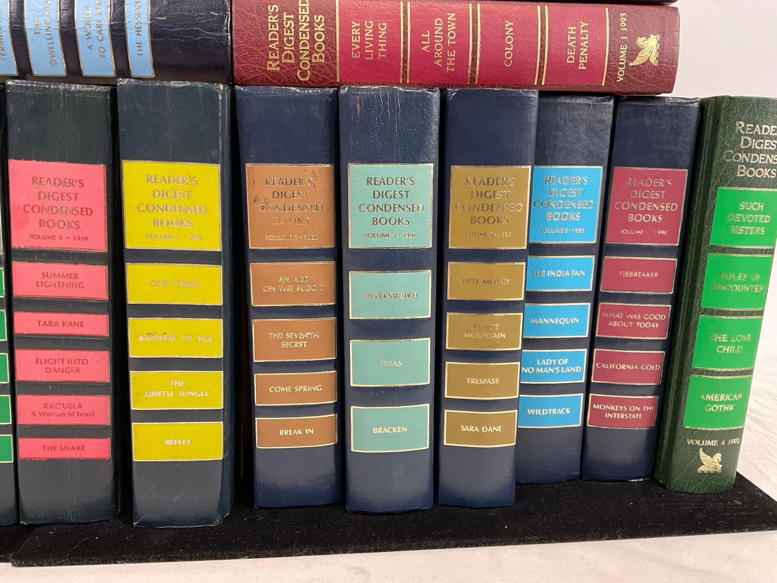Variety of 20 Smithsonian US State Books & 70s-90s Readers Digest Books, 4-5 Condensed Stories - 3