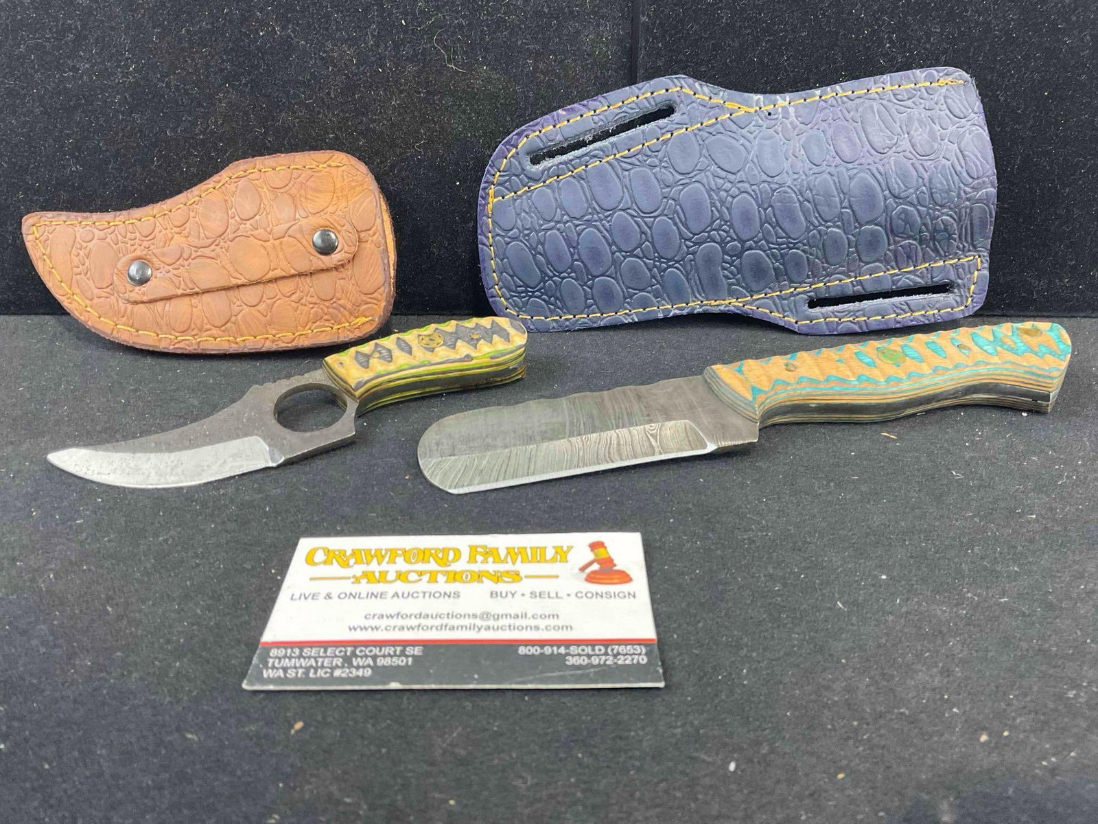 2 pcs Fixed Blade Knives, 1x Hatched Steel Throwing Knife & 1x Damascus Steel Cowboy Knife.: 2 pcs Fixed Blade Knives, 1x Hatched Steel Throwing Knife & 1x Damascus Steel Cowboy Knife. Very Good Condition. The Damascus style blades from several layers of 1095 and 15N20 steel folded