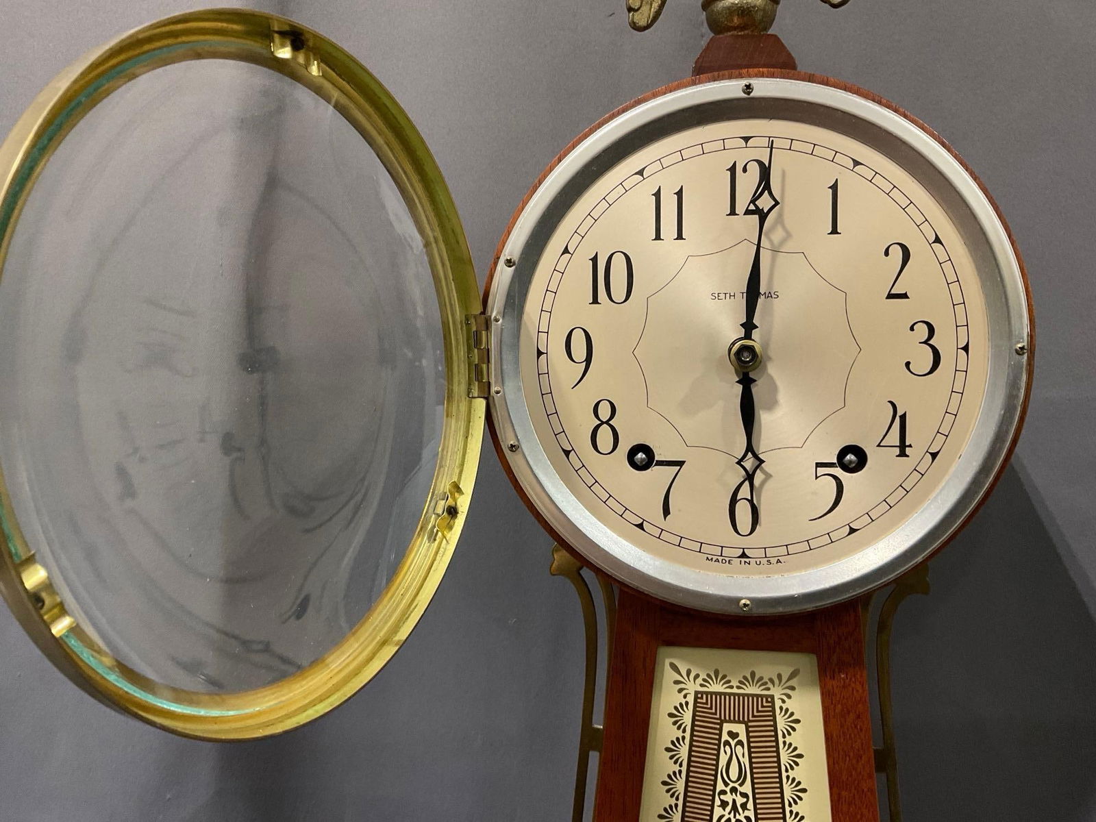 Vintage 1950s Seth Thomas Brookfield Colonial 8 day Time Strike Wall Clock, 38h x 11w x 7d in w/key - 4