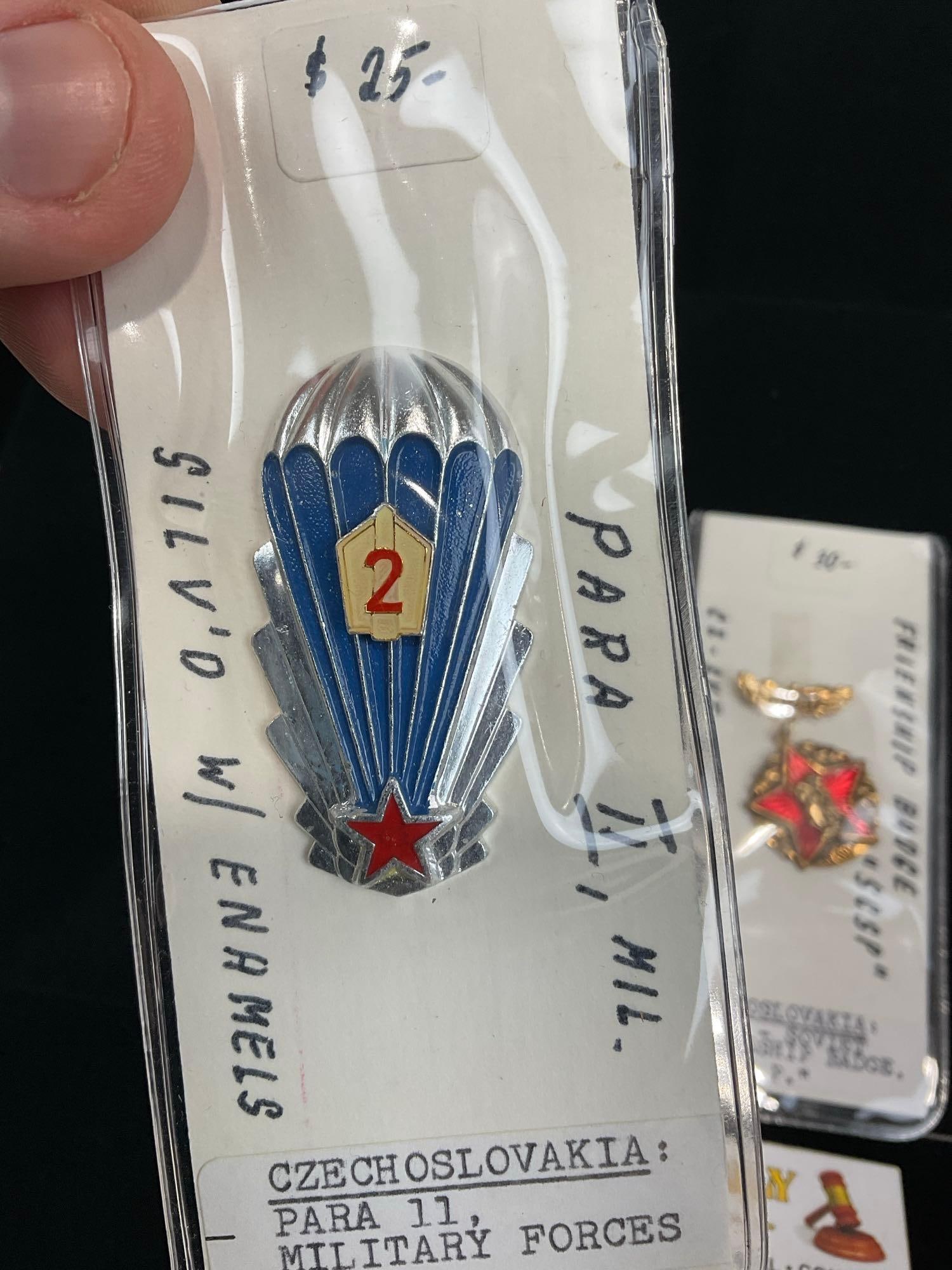 3 Czechoslovak. Badges & 1 WW1 Victory Medal, Para 11 Mil, Czech/Soviet Friendship & Model Soldier - 3