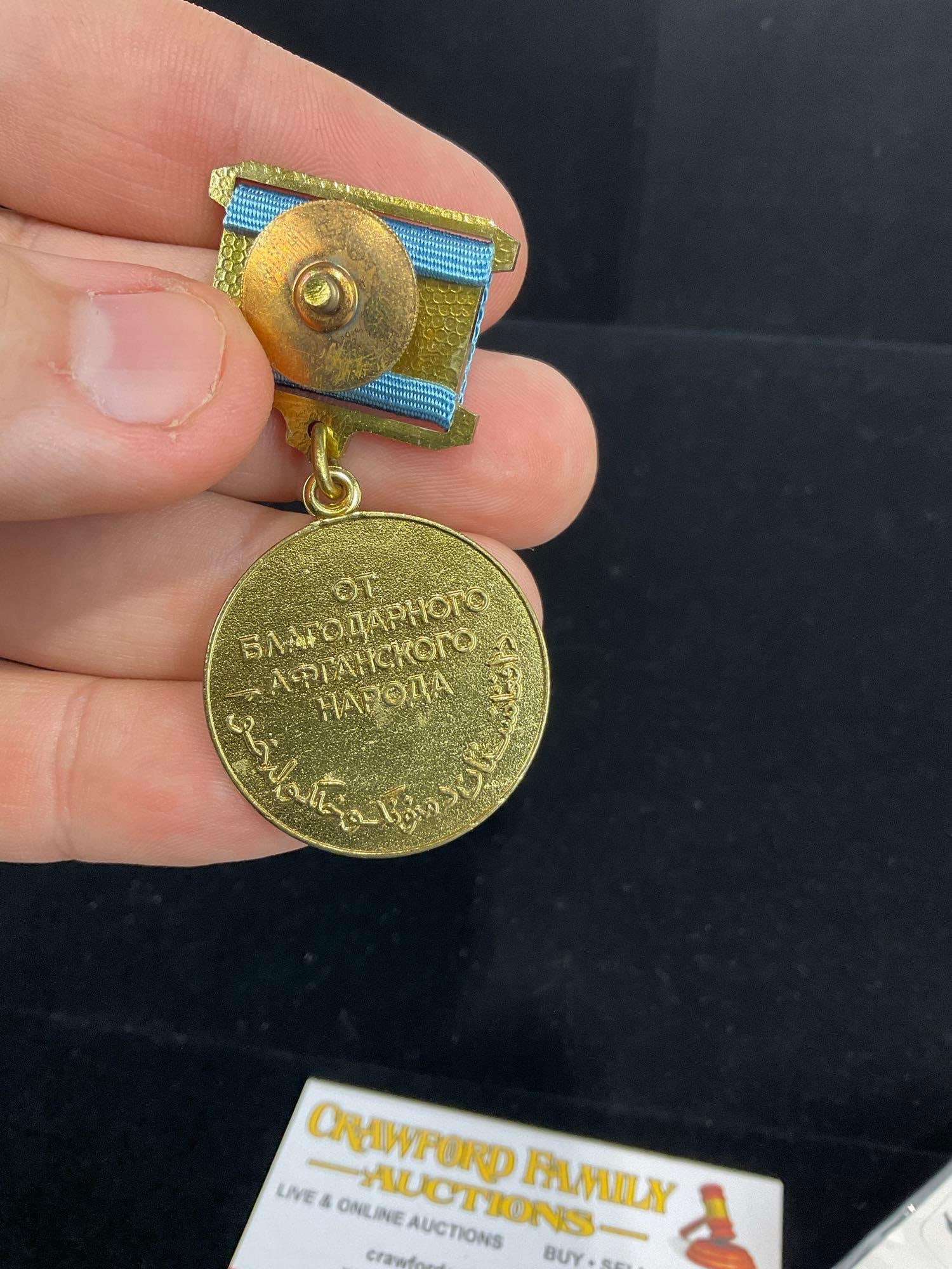 Pair of Afghanistan-USSR Friendship Medals, 1979-89, bronze gilt w/ Enamels - 4