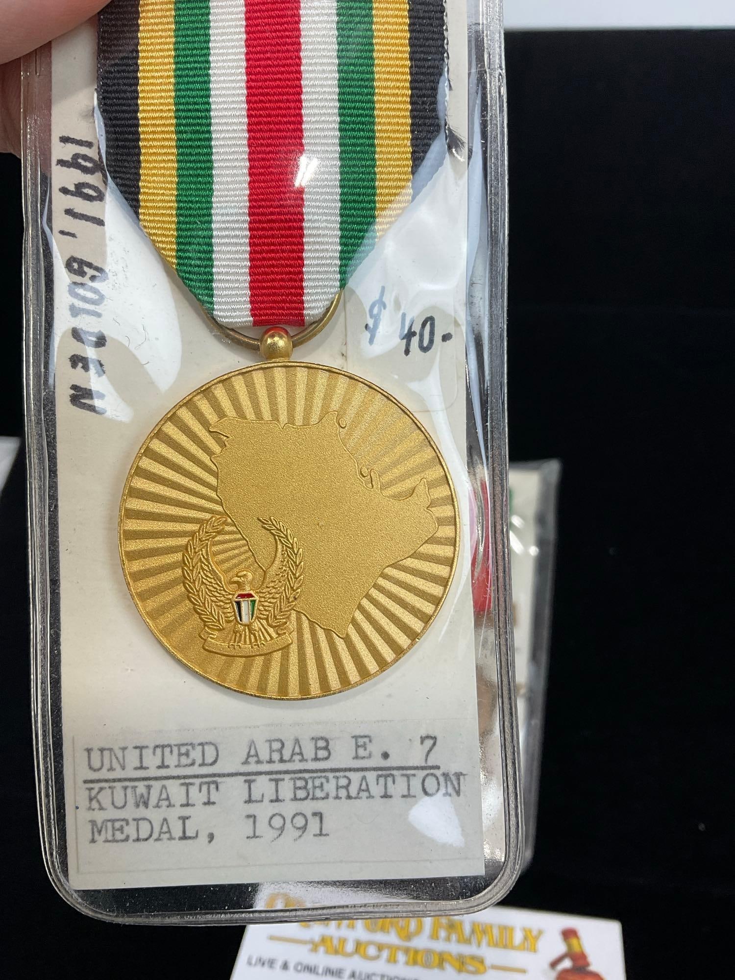 2 Medals, Dubai Mil Unity Star 71-86, UAE Kuwait Liberation Medal 1991 & Abu Dhabi Hat Badge Defe... - 3