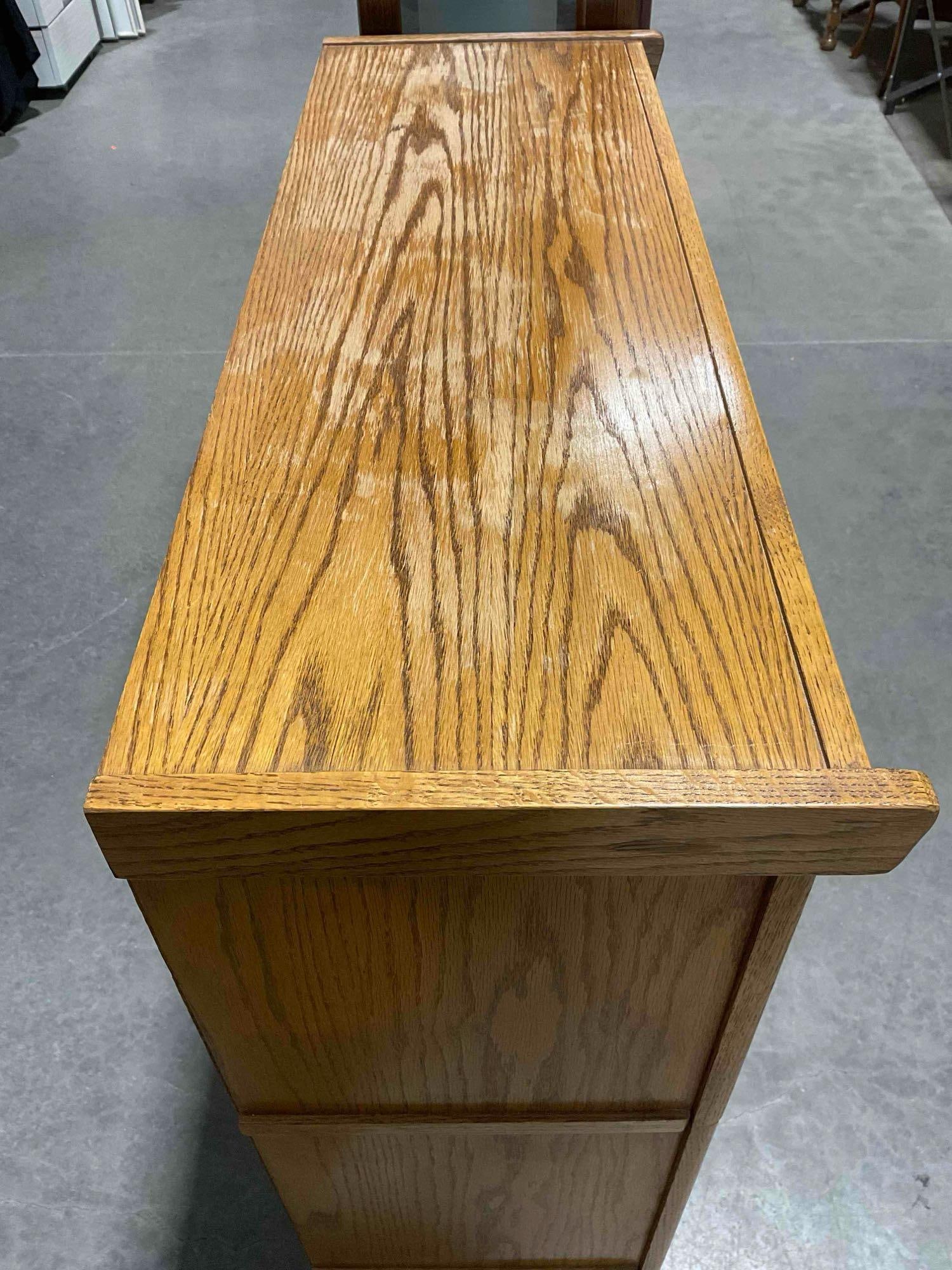 Vintage Oak Wood 3-Tier Barrister Style Bookcase w/ 1x Decorative Panel. Very Good Condition. - 4