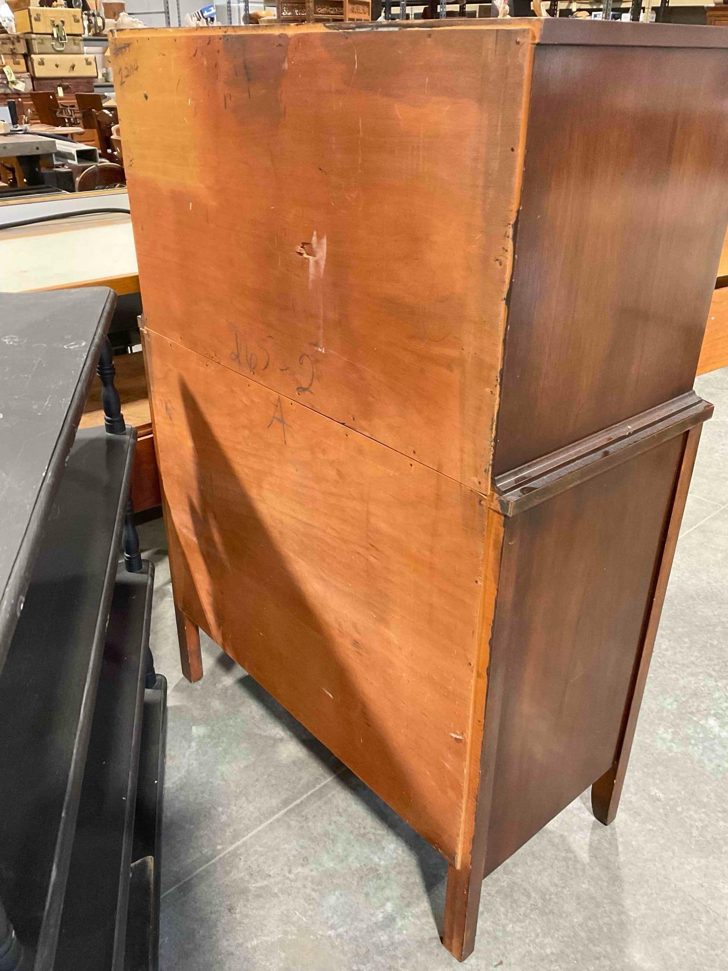 Handsome Vintage Dixie Mahogany Wood Dresser w/ 7 Drawers. Very Good Condition. See pics. - 9