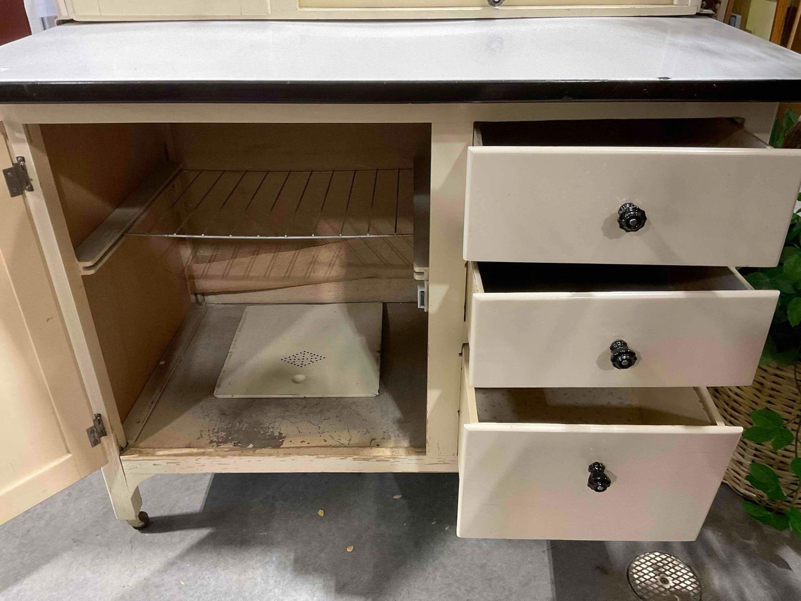 Vintage 2-Piece Cream Painted Kitchen Queen Hutch w/ White Enamel Counter. Very Good Cond. - 8