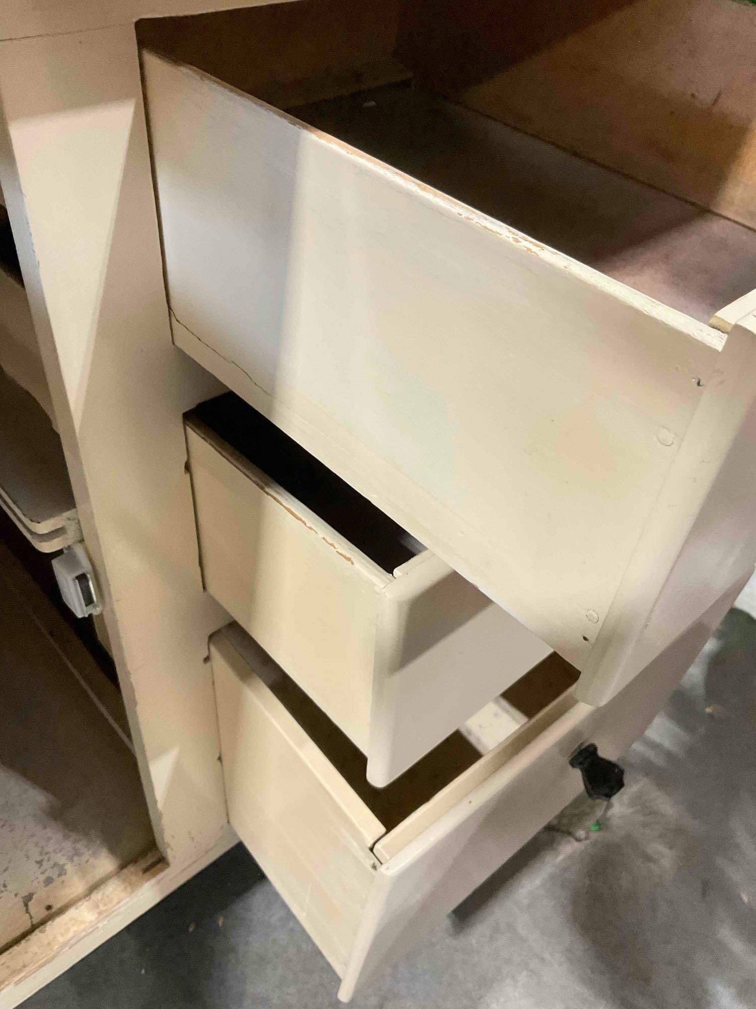 Vintage 2-Piece Cream Painted Kitchen Queen Hutch w/ White Enamel Counter. Very Good Cond. - 9