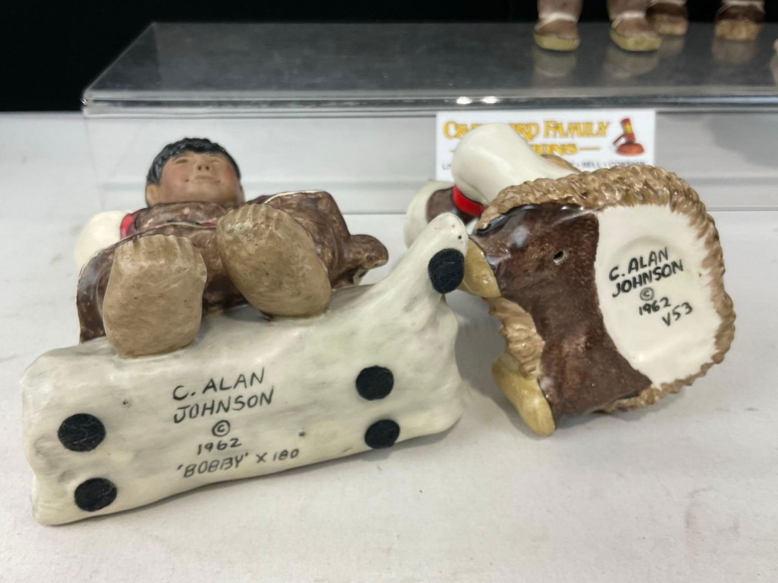 5 Alaskan Inuit Figures, Handpainted Pottery, Signed C. Alan Johnson, from 3x 1962, 1976 & 1983 - 4