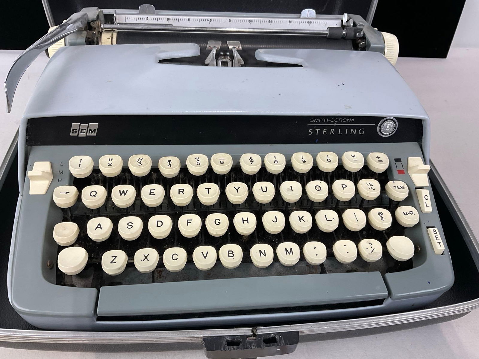 1960s Smith Corona Sterling Portable Manual Typewriter, Light grey in color, w/ Case - 2