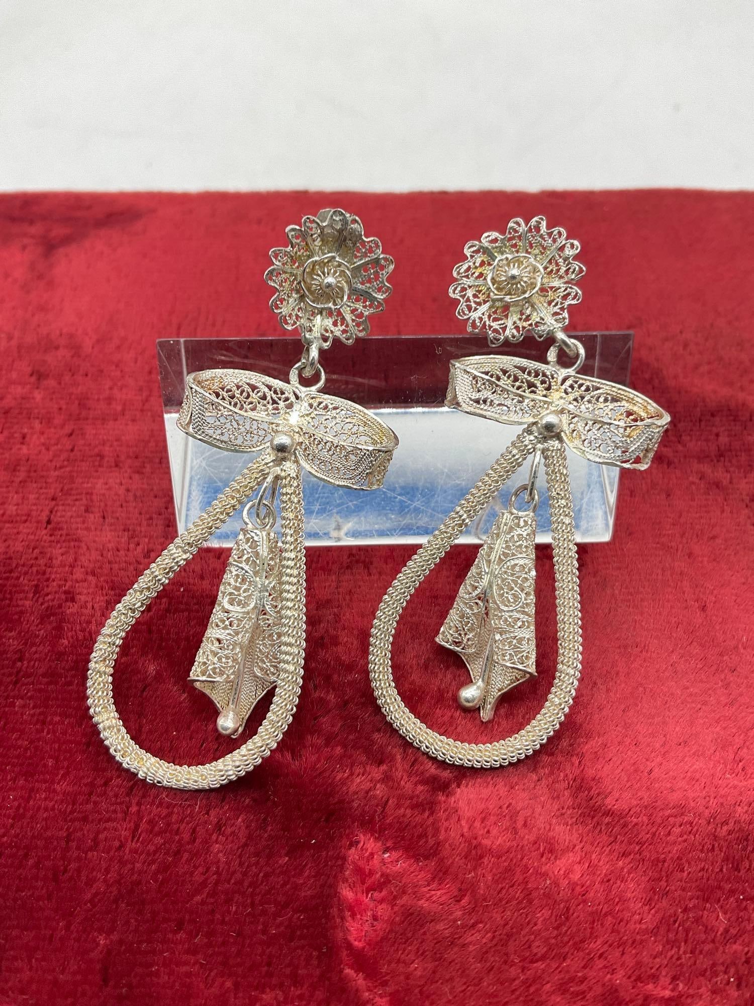 Beautiful vintage filigree Sterling silver ribbon / bow motif earrings - 2
