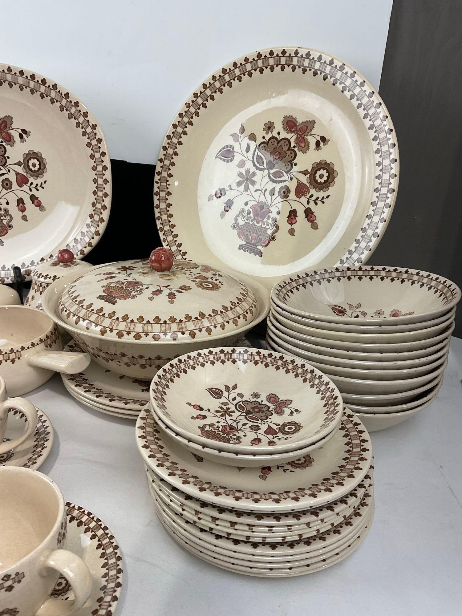 Johnson Bros Staffordshire Old Granite, Jamestown Pattern, Brown handglazed pieces, approx 71 pie... - 5
