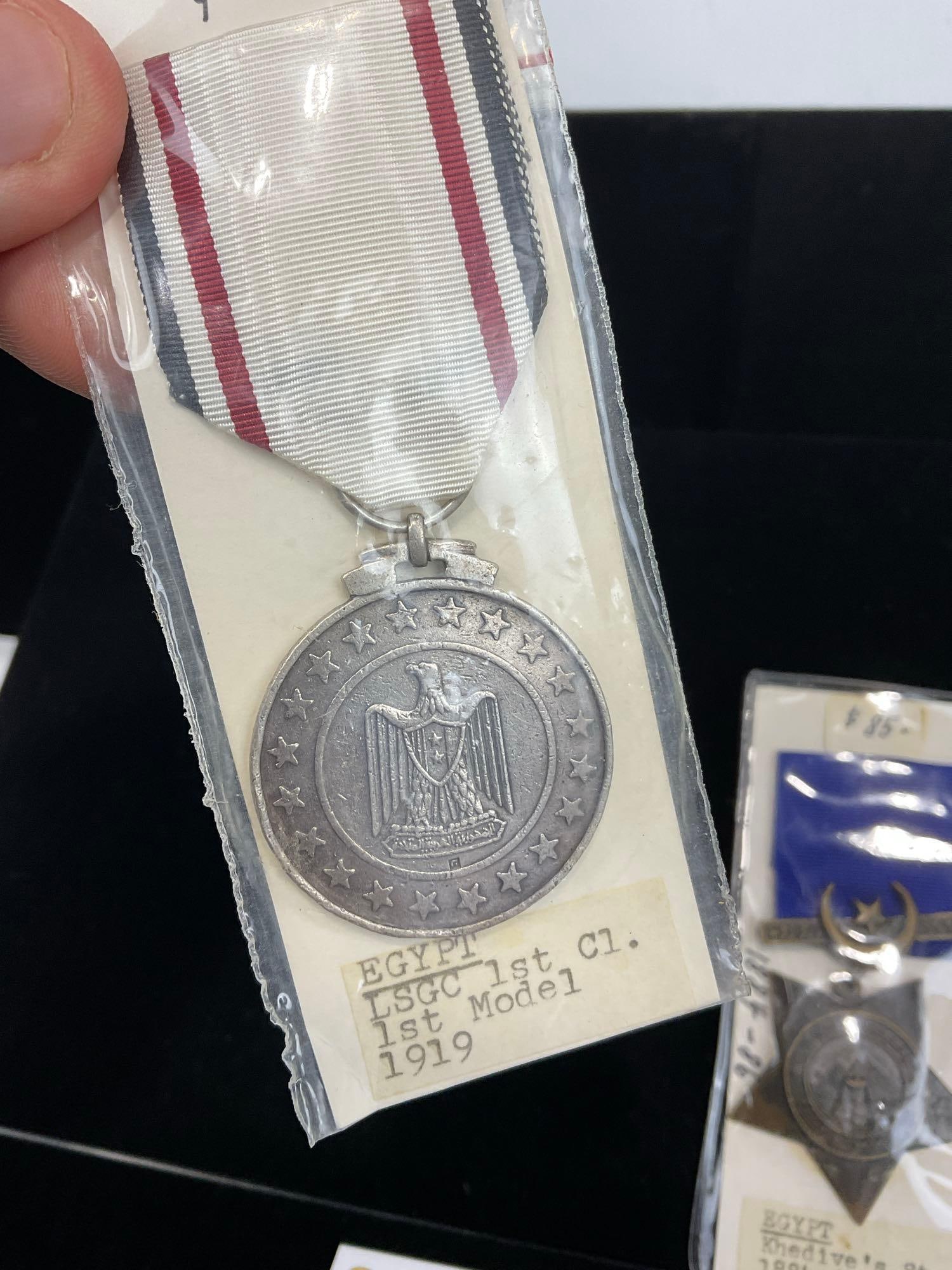 2 Egyptian Medals & Pin, Commando Assault Badge, LSGC 1st Cl 1st model 1919 & Khedives St 1884-1886 - 3