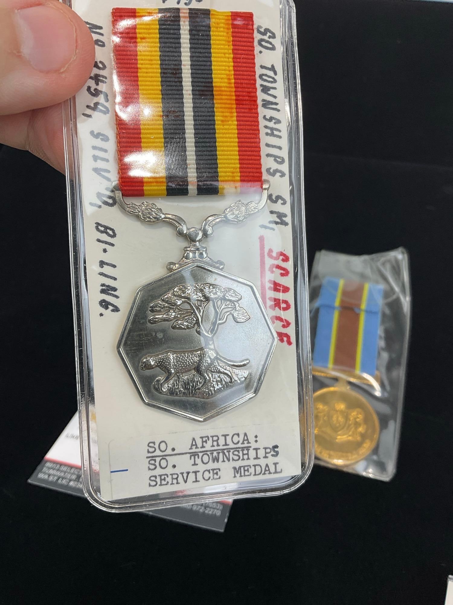 3 South African Medals & Patch, Pretoria Citz.Serv. 1914-19, South Townships Serv. & Police 75th ... - 4