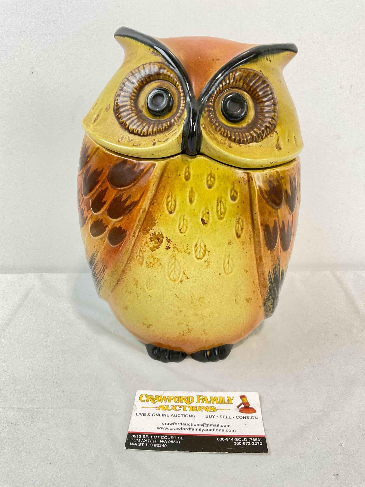 Vintage MCM Metlox Poppy Trail Brown Glazed Ceramic Owl Cookie Jar. Very Good Condition.: Vintage MCM Metlox Poppy Trail Brown Glazed Ceramic Owl Cookie Jar. Very Good Condition. Minor wear indicative of age, condition is otherwise very good. Measures 8" x 8" x 10" DM-5360 