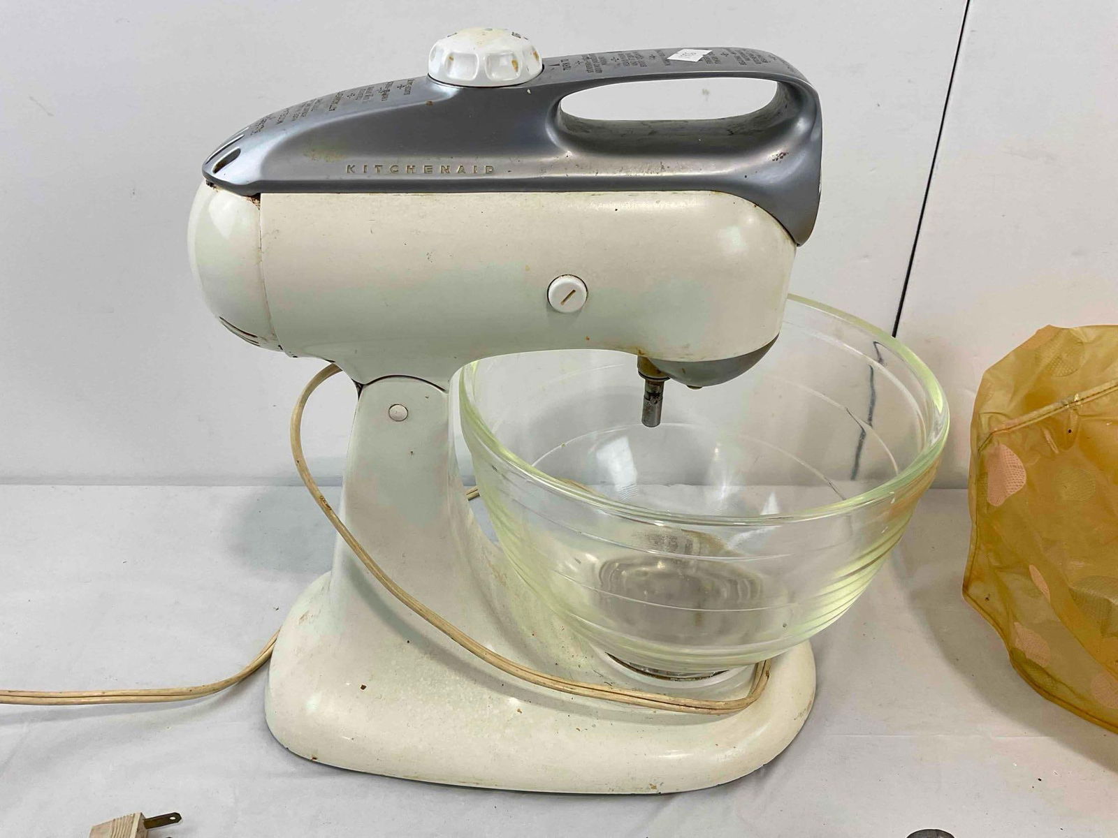 Vintage KitchenAid Stand Mixer Model 4-C w/ Bowl & Whisk. Tested, Powers On. Good Cond. - 9