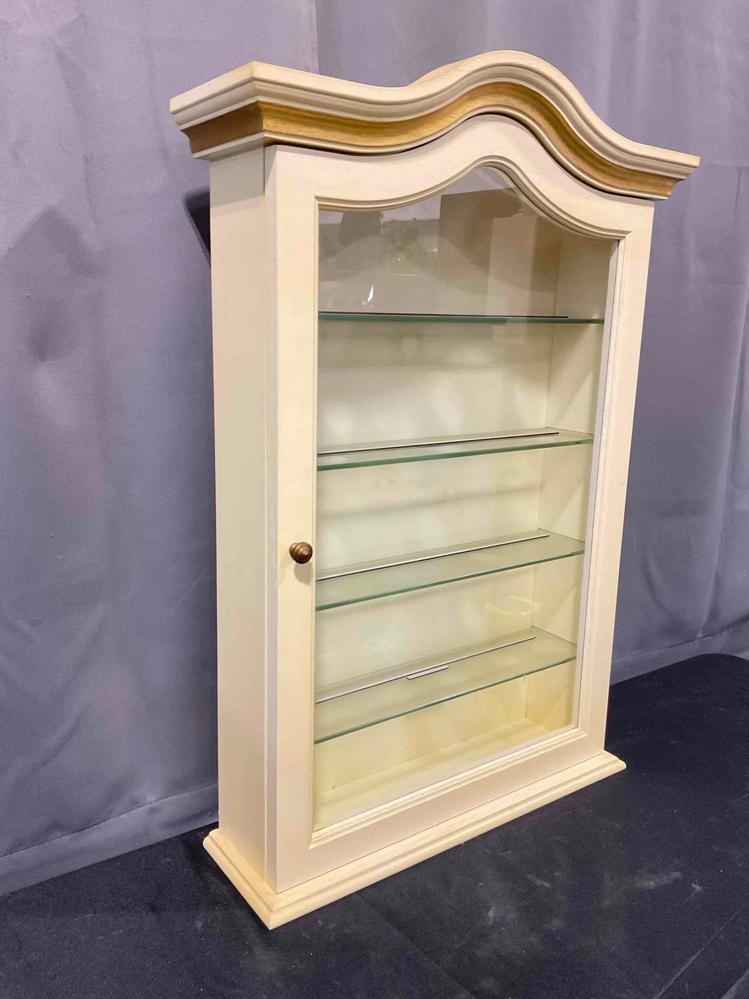 Vintage Made in Italy White & Gold Painted Wooden Curio Display Case w/ 4 Glass Shelves. See pics. - 2