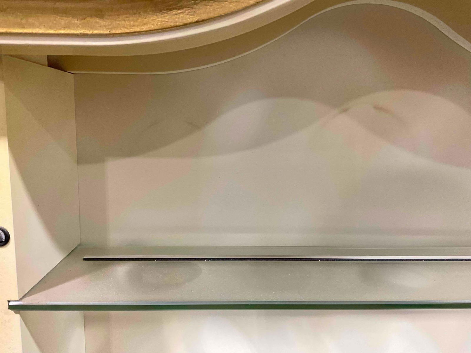 Vintage Made in Italy White & Gold Painted Wooden Curio Display Case w/ 4 Glass Shelves. See pics. - 5