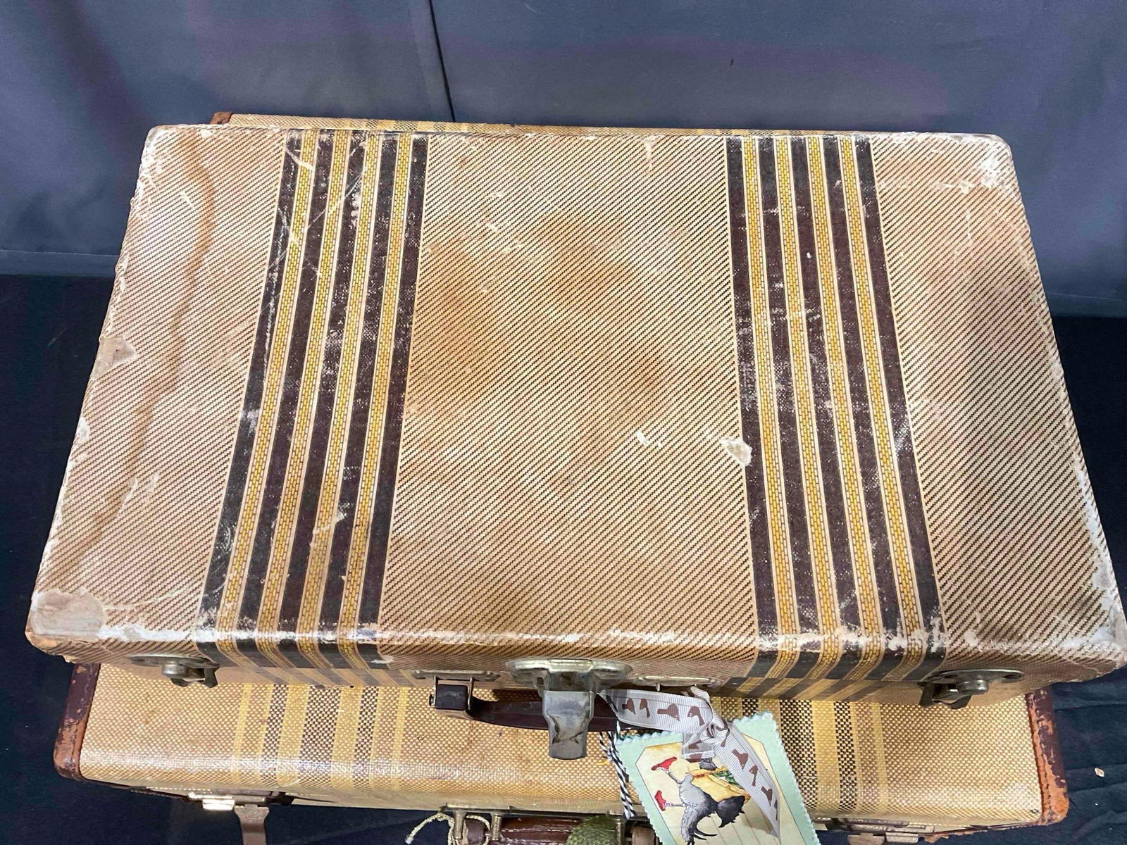 2 pcs Vintage Suitcases, incl. 1x Striped Tan & 1x Striped Brown. Good Condition. See pics. - 4