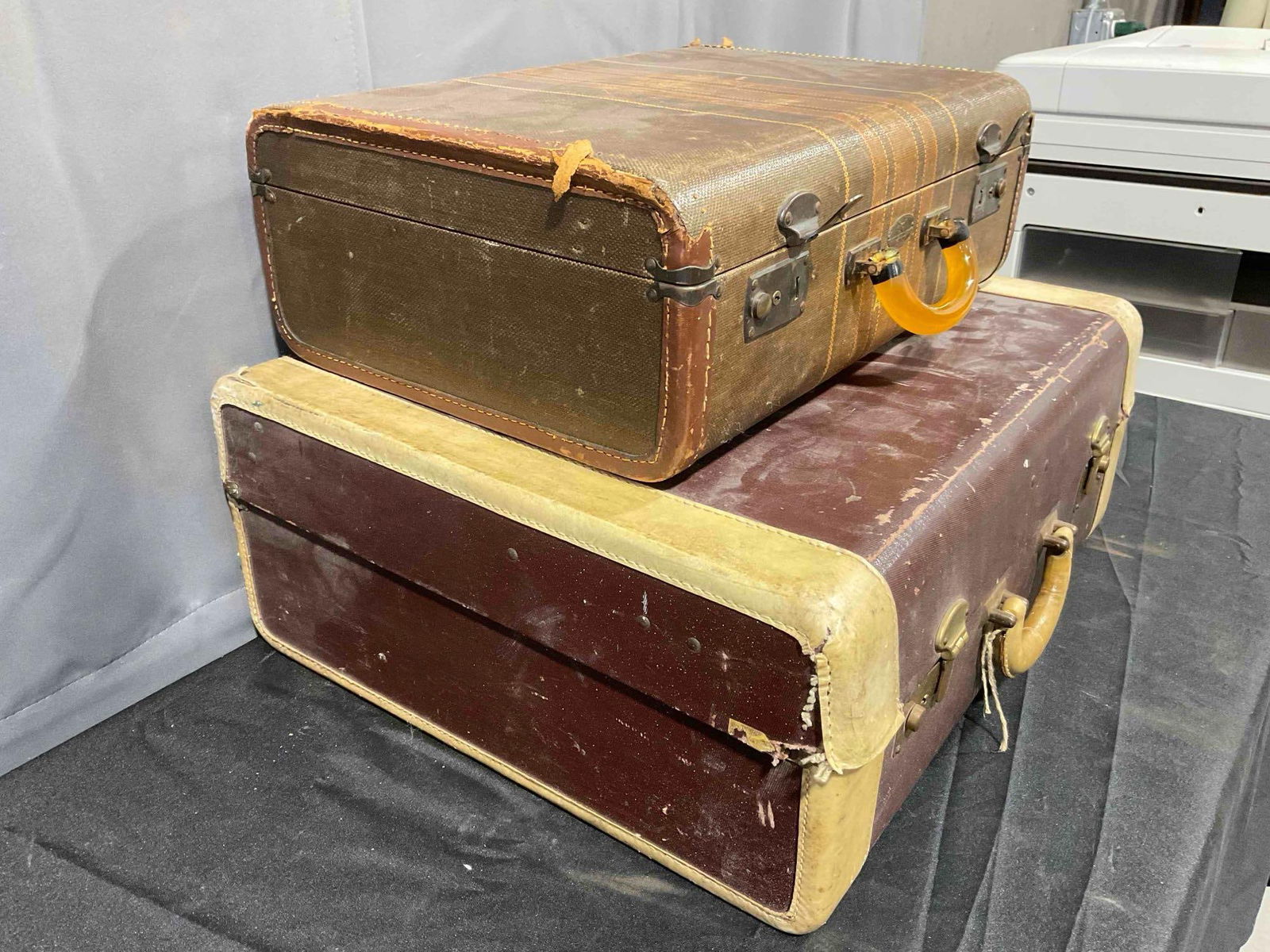 2 pcs Vintage Suitcases, incl. 1x Brown Striped & 1x Brown & Cream w/ Purple Interior. See pics. - 3