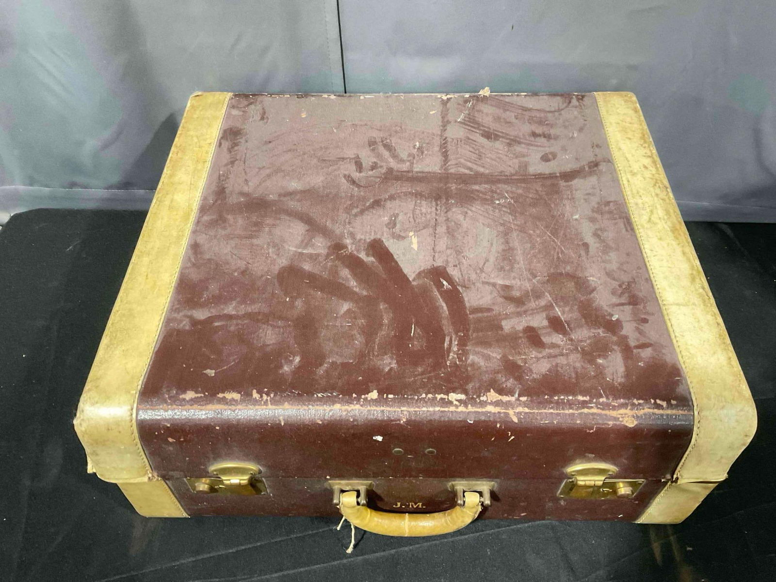 2 pcs Vintage Suitcases, incl. 1x Brown Striped & 1x Brown & Cream w/ Purple Interior. See pics. - 8