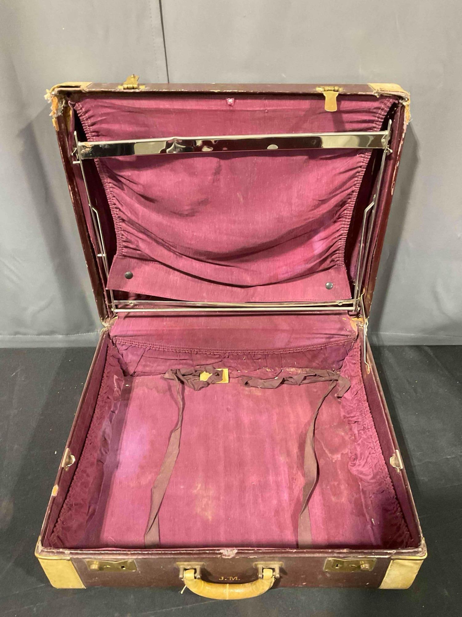 2 pcs Vintage Suitcases, incl. 1x Brown Striped & 1x Brown & Cream w/ Purple Interior. See pics. - 9