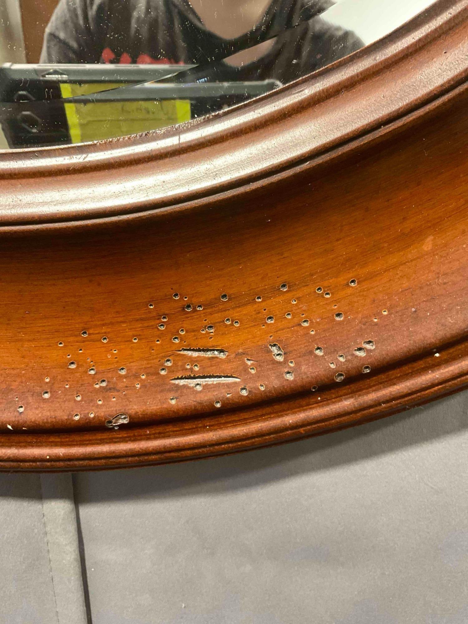 Modern Round 32" x 32" Wall Mirror in Wooden Frame. Very Good Condition. See pics. - 6