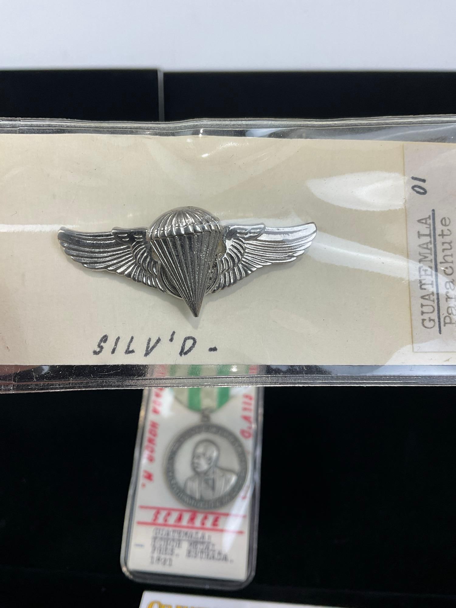 Guatemala Parachute Quali. Pin & Medal, Honor Medal Pres. Estrada 1821 Scarce - 2