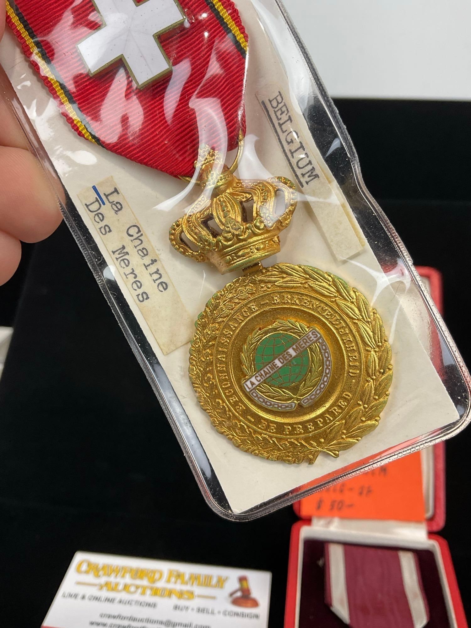 Pair of Belgian Medals, Order of the Crown Gold Palm & La Chaine Des Meres Humanitarian Womens Me... - 2