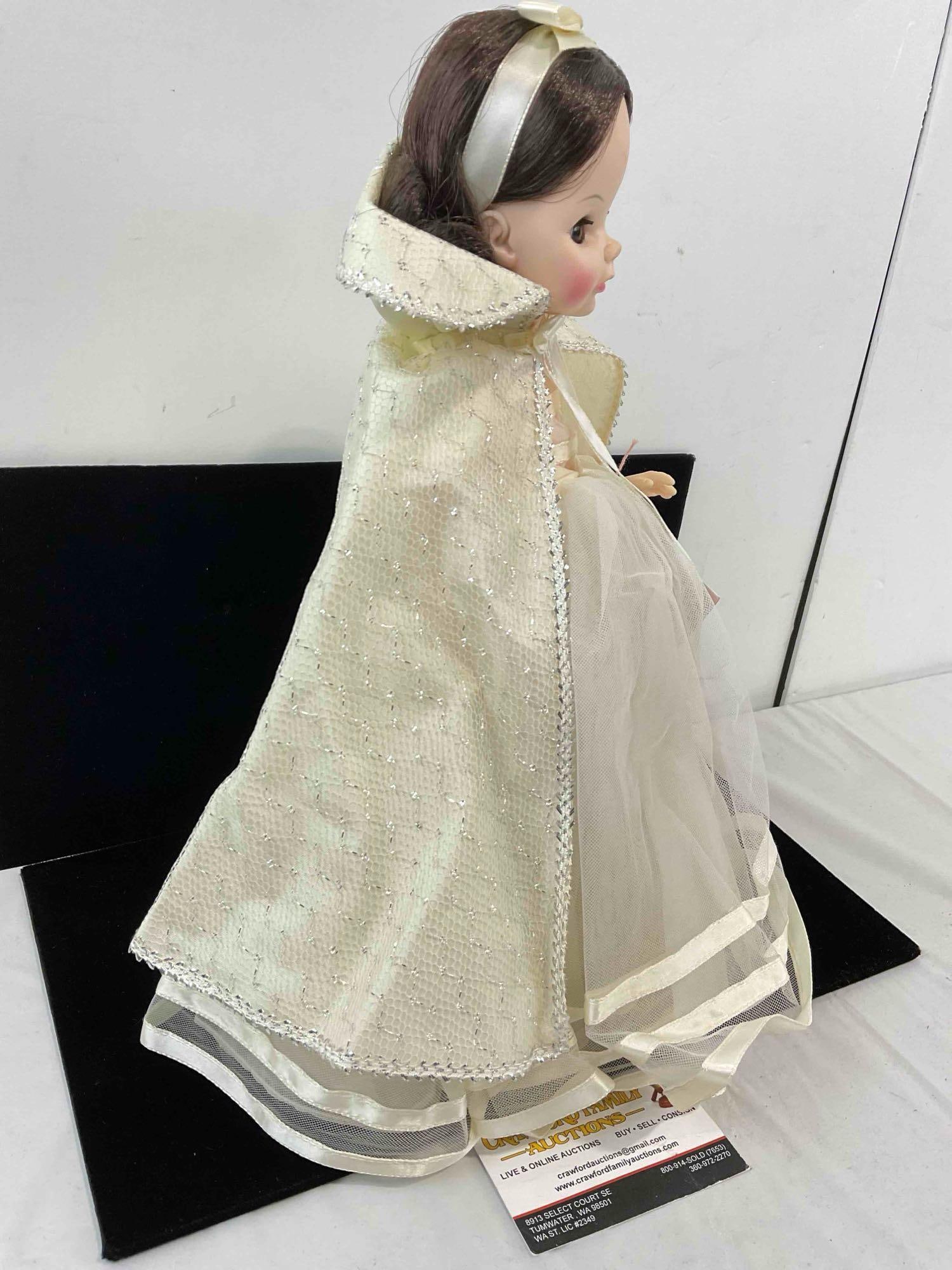 Vintage Madame Alexander Plastic Snow White Doll w/ Stand & Tag. Very Good Condition. - 3