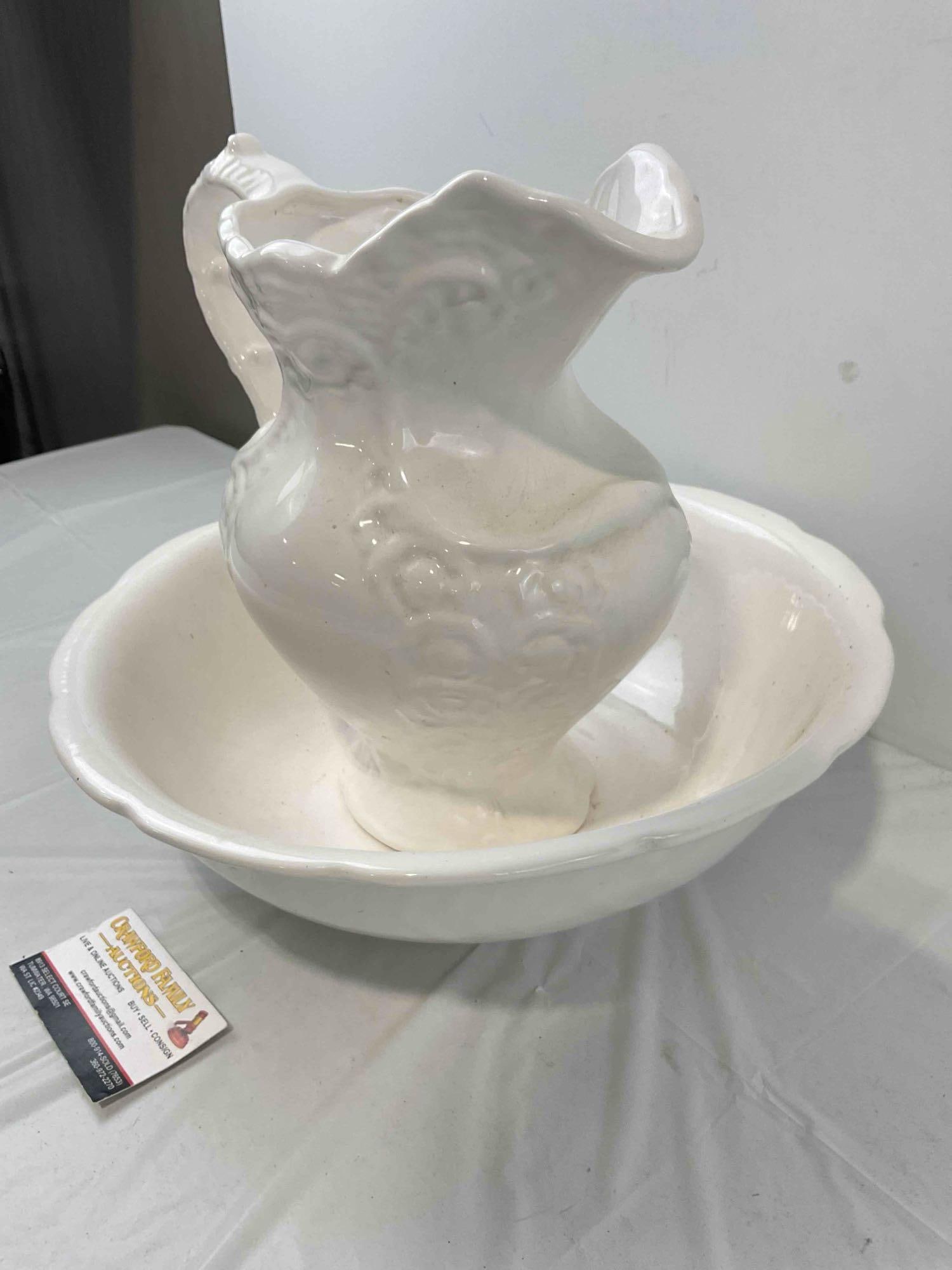 Vintage White Ceramic Pitcher & Wash Basin Set. Signed Alice. Very Good Condition. See pics. - 3