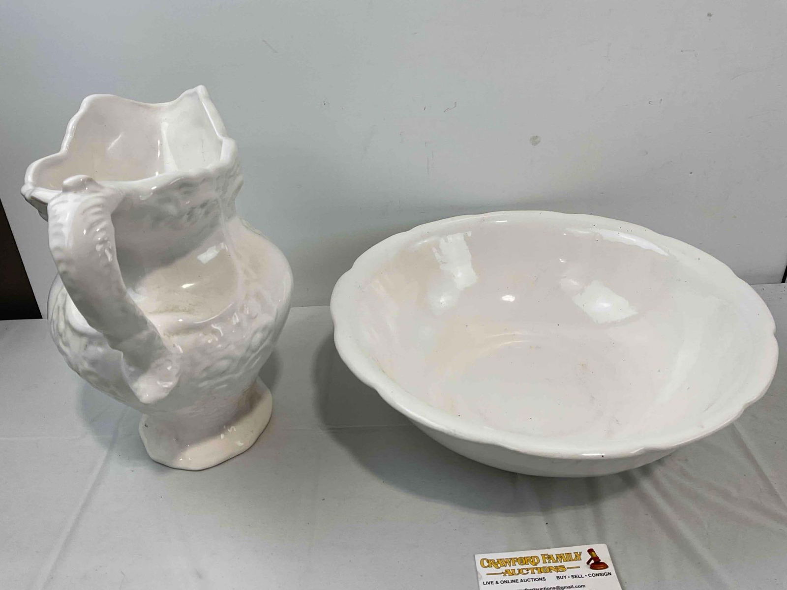 Vintage White Ceramic Pitcher & Wash Basin Set. Signed Alice. Very Good Condition. See pics. - 4