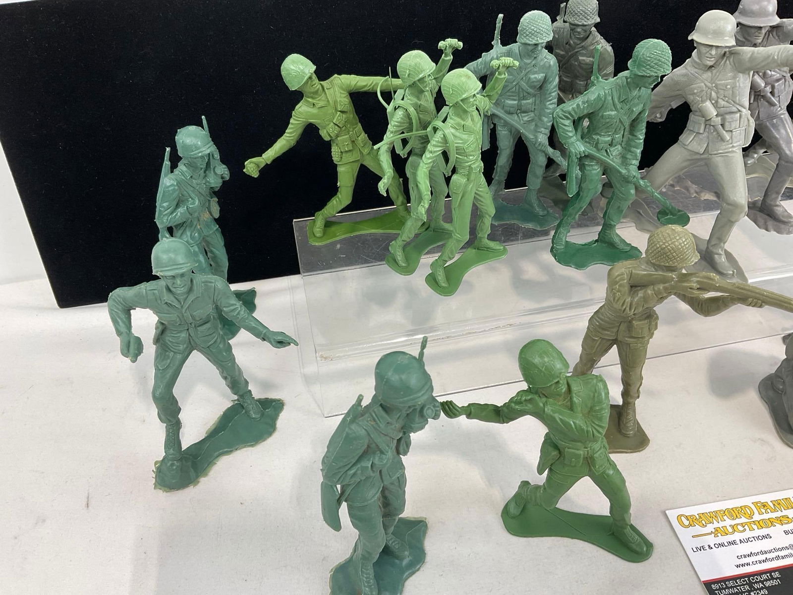 17 Army Men, Plastic Figures, some marked Louis Marx & Co 1963, Green & Gray in color - 2