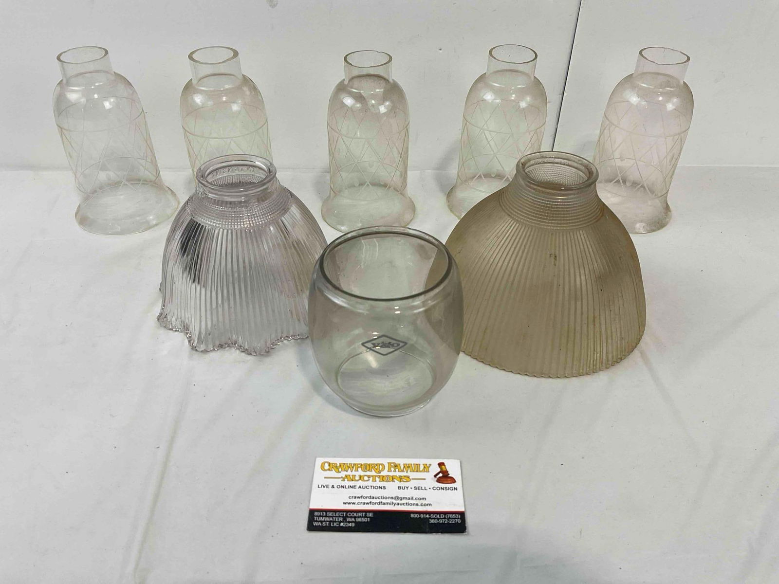 8 pcs Vintage Glass Light Shade Assortment, incl. V&O Lantern Globe. Very Good Condition. (1 of 8)