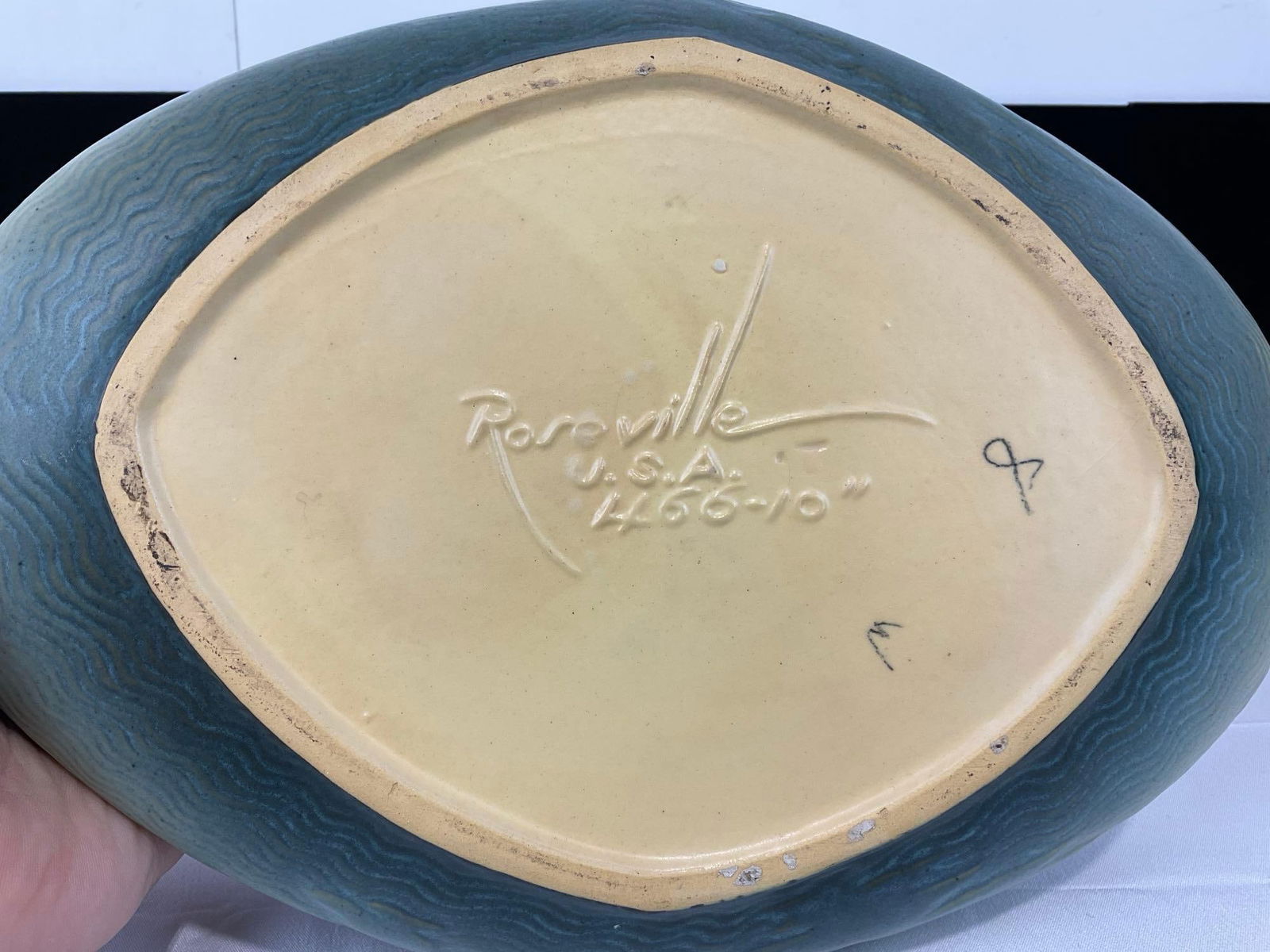 Early 20th Century Roseville Pottery Console Bowl, Shape 466-10 Blue/Green Ombre Freesia Pattern - 6