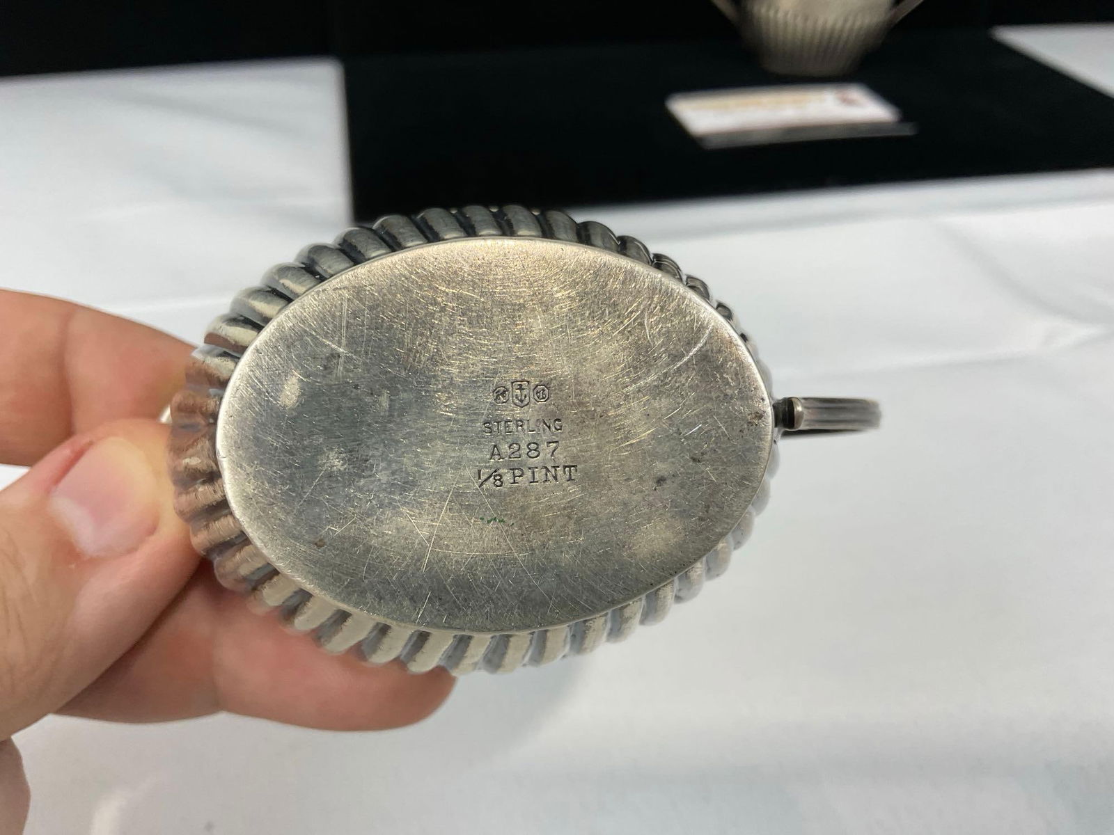 Pair of Sterling Silver Sugar Bowl & Creamer, weighs 80.6 Grams in total, lovely scalloped design - 4