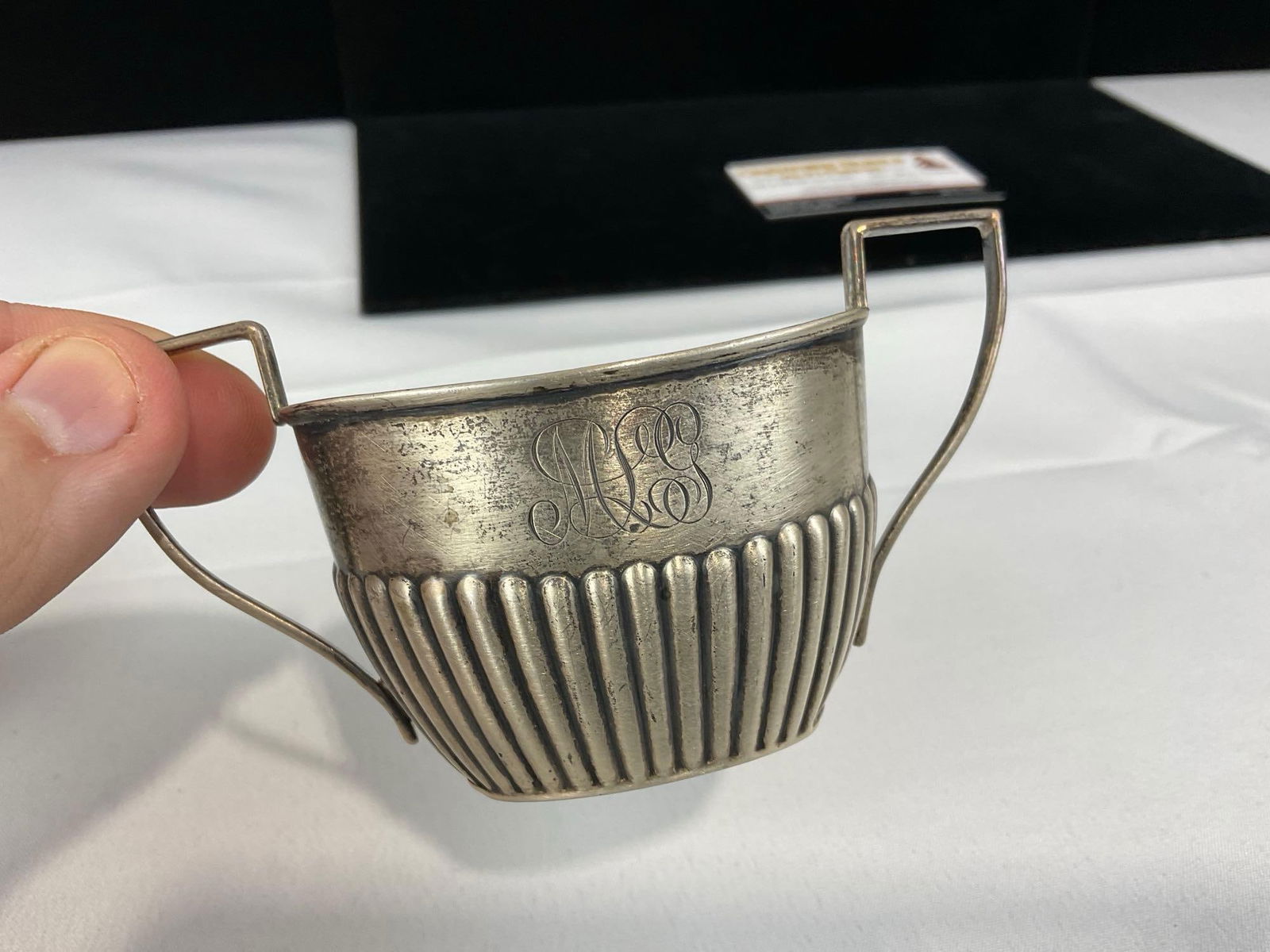 Pair of Sterling Silver Sugar Bowl & Creamer, weighs 80.6 Grams in total, lovely scalloped design - 5