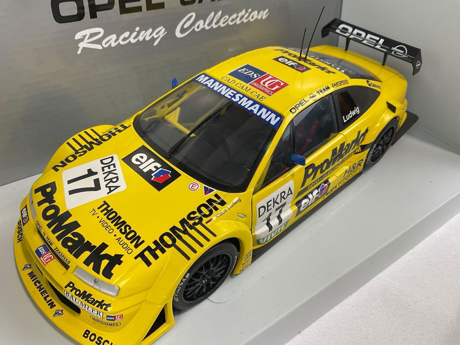 UT Models 1996 Opel Calibra V8 4x4 DTm Klaus Ludwig, 1/18 Scale Diecast Car Model orig box - 4