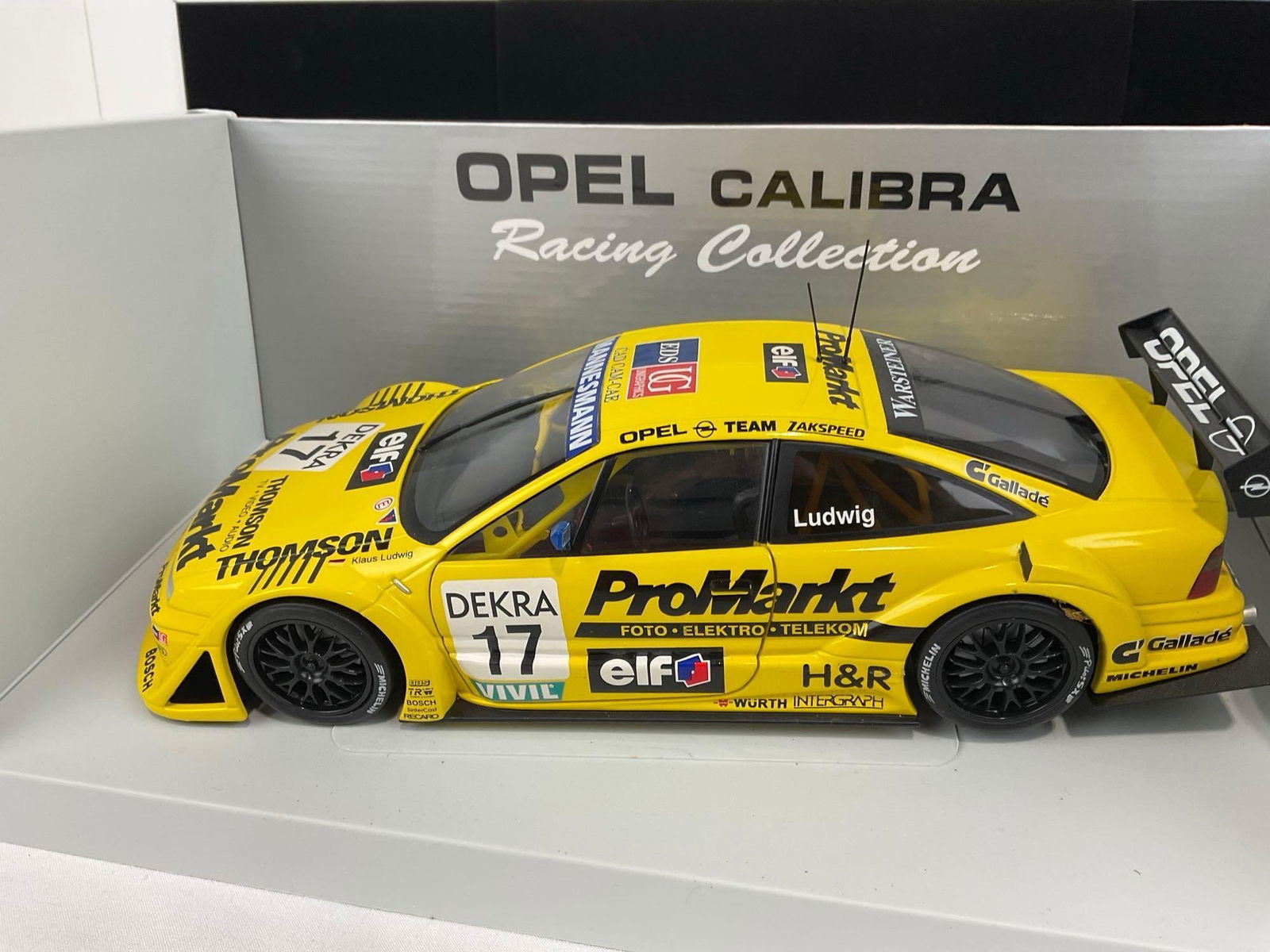 UT Models 1996 Opel Calibra V8 4x4 DTm Klaus Ludwig, 1/18 Scale Diecast Car Model orig box - 5