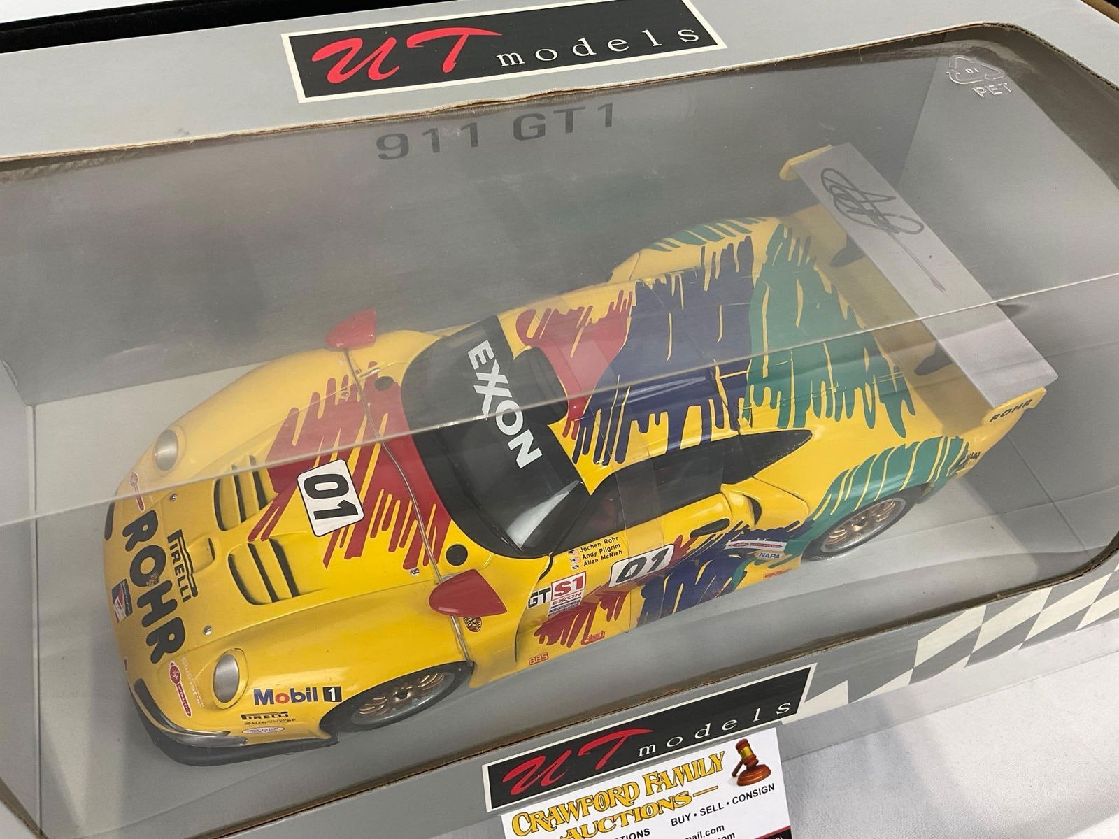 UT Models Porsche 911 GT1 Signed by Andy Pilgrim, 1/18 Scale Diecast Car Model orig box - 2