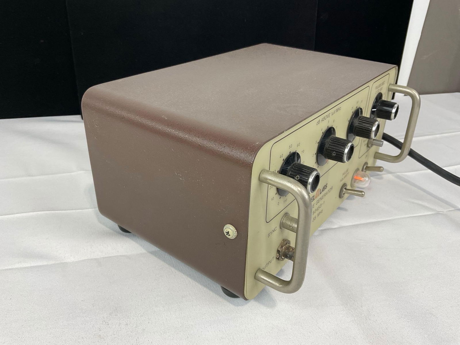 Carnel Labs Impulse Generator Model 93453-1 500Hz-35MHz, tested & powers on - 2