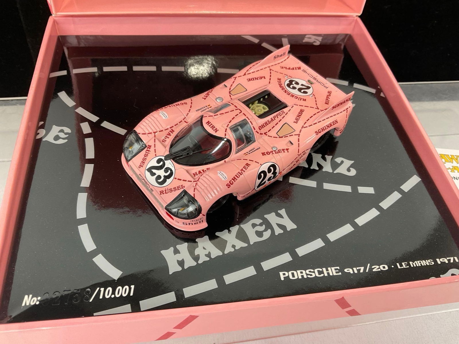 Pink Pig 1971 Porsche 917/20 LM Box Signed by both drivers, 1/43 Scale Diecast Car Model orig box - 2