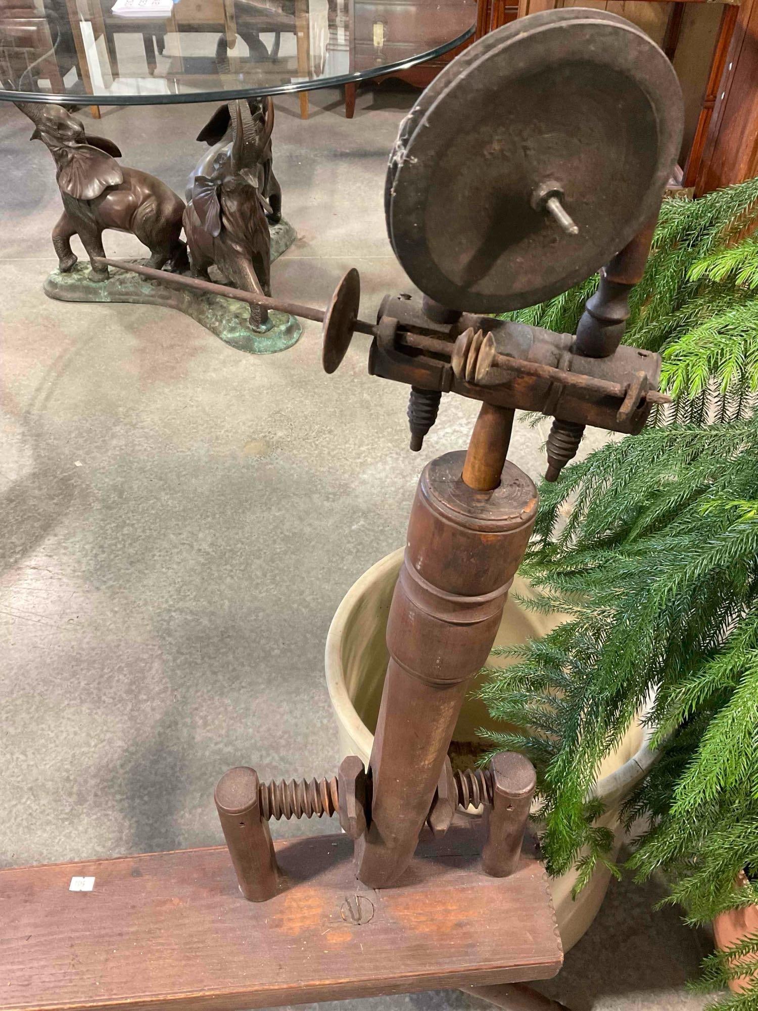 Impressive Large Antique Wooden Walking Spinning Great Wheel. Excellent Condition. See pics. - 7