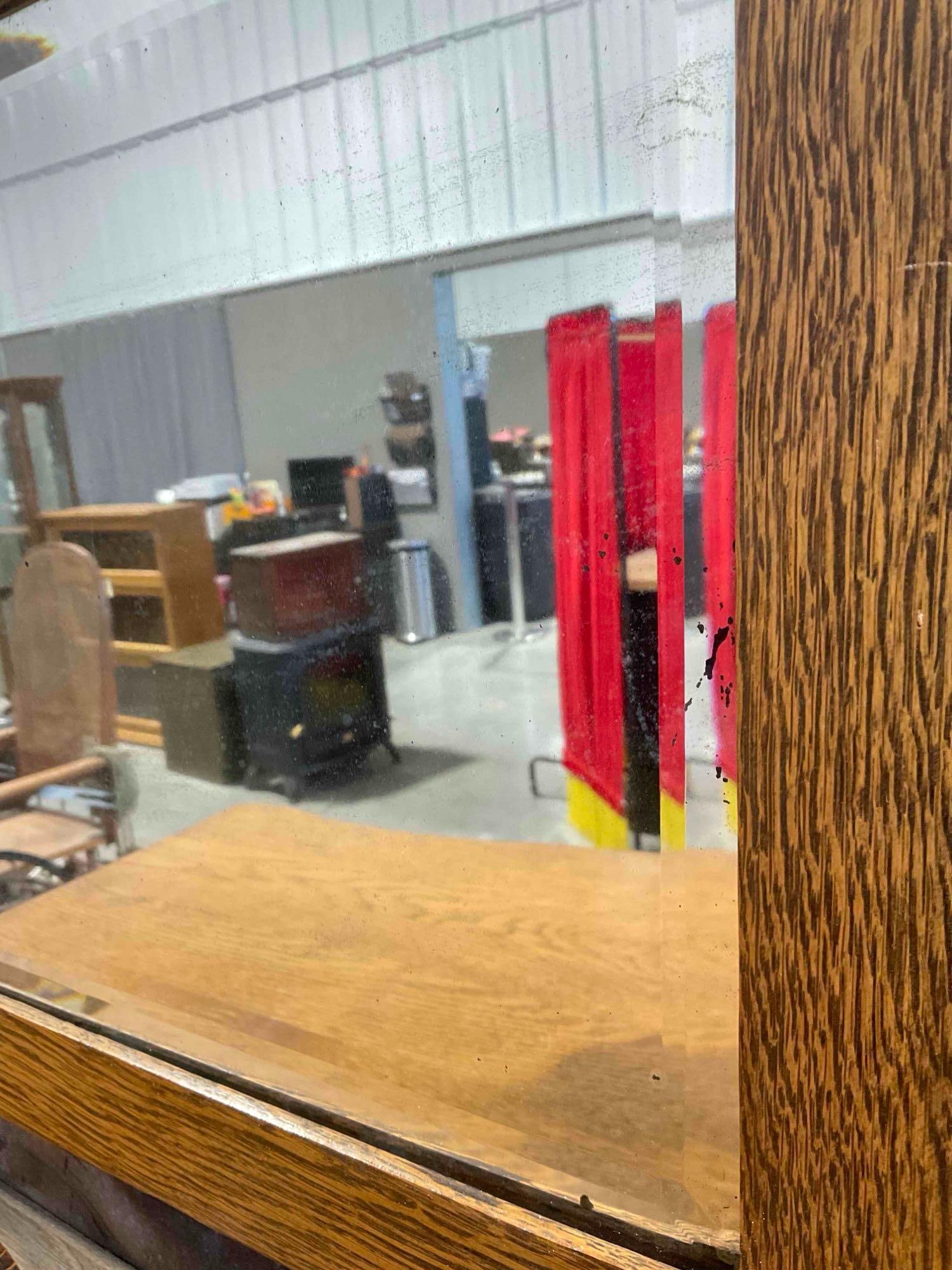 Lovely Antique Oak Wood 5-Drawer Dresser w/ Revolving Mirror. Very Good Condition. See pics. - 4