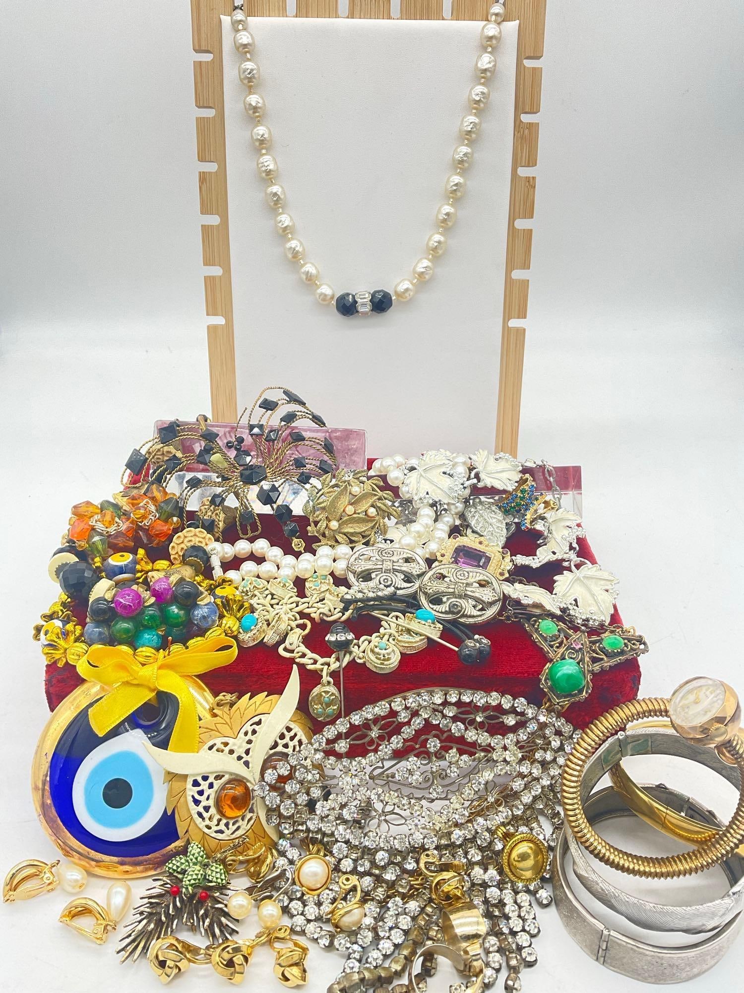 Mostly Vintage & MCM Fashion Jewelry incl. Rhinestone, Miriam Haskell, Napier, Coro, etc: C-5180 Includes Miriam Haskell Faux Pearl Choker style necklace with Dark Ruby red Beads And crystal embellishment in the center, also has original Metal tag marked Miriam Haskell. Also includes