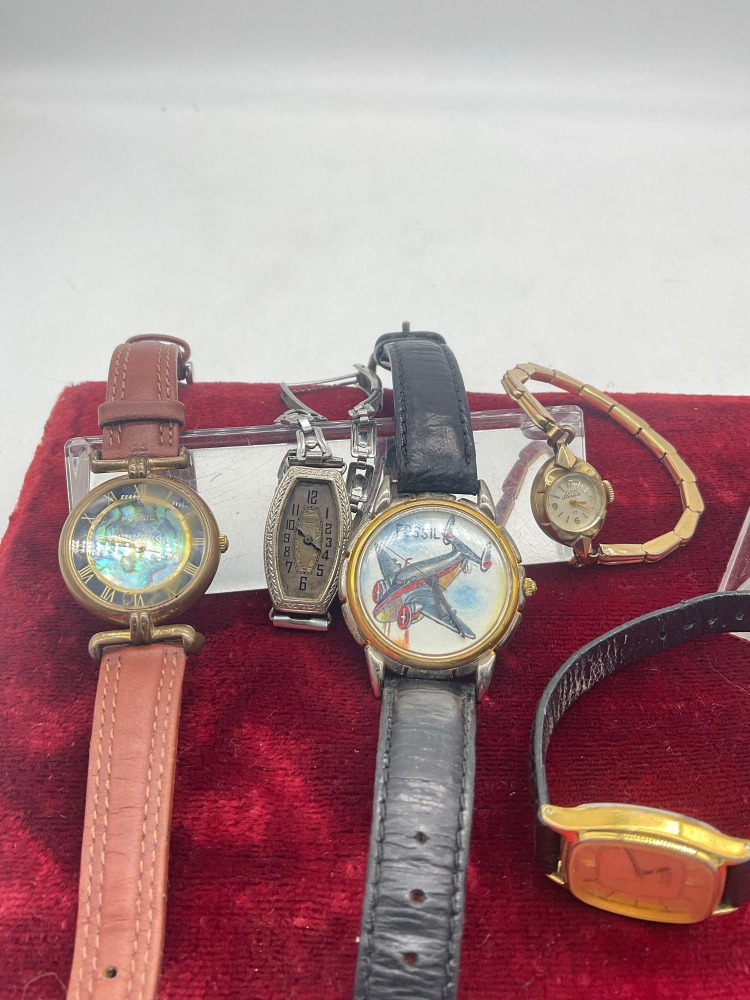 6 x watches 3 are gold plated or rolled gold, 2 x fossil , mickey mouse Melody alarm See descrition - 2