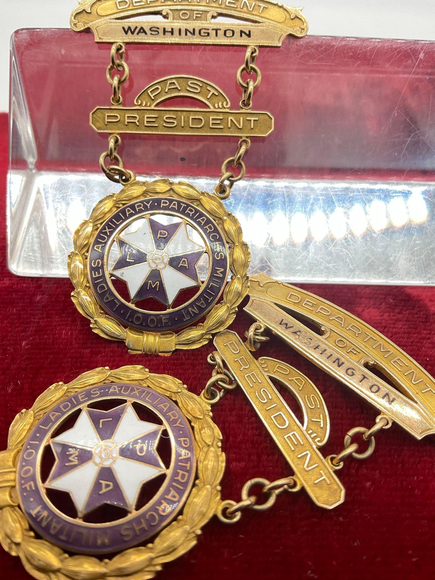 2 x Ladies Auxiliary Patriarchs Militant Past President 10K gold Pins 28.64 Grams - 4