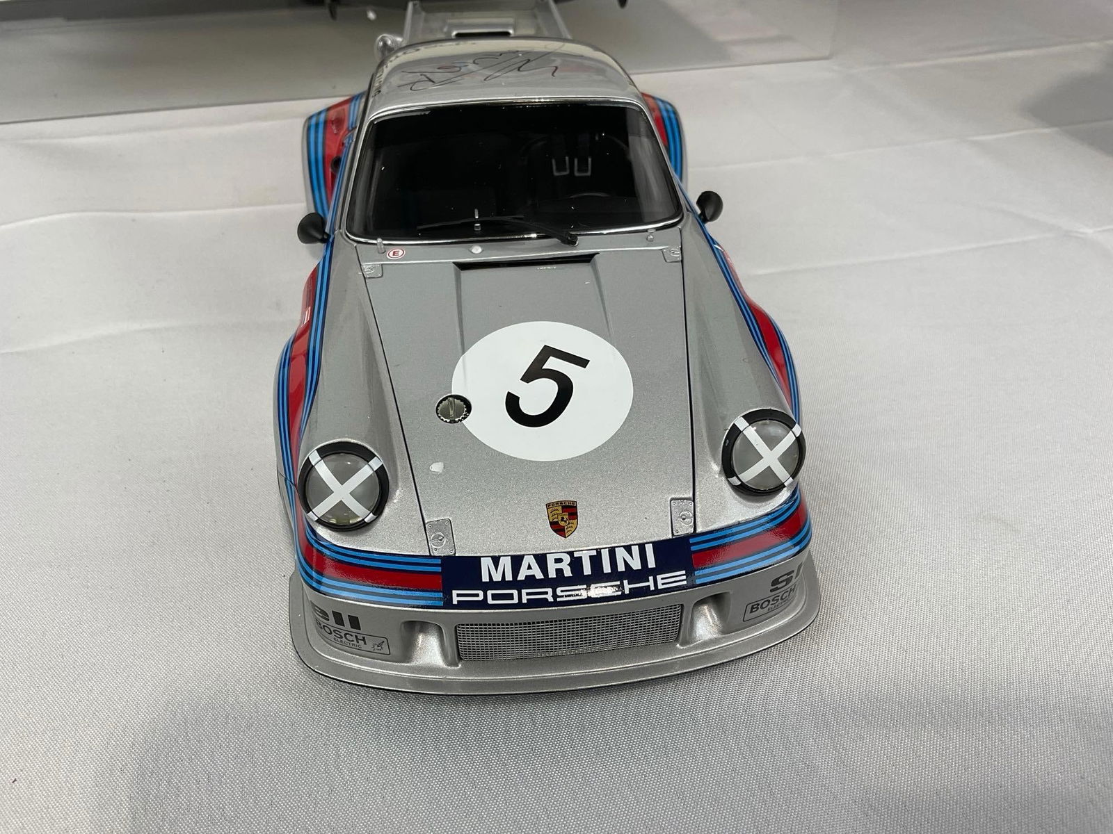 AutoArt 1974 Porsche 911 Carrera RSR Signed by Gijs Van Lennep 1/18 Scale Diecast Car Model orig ... - 7