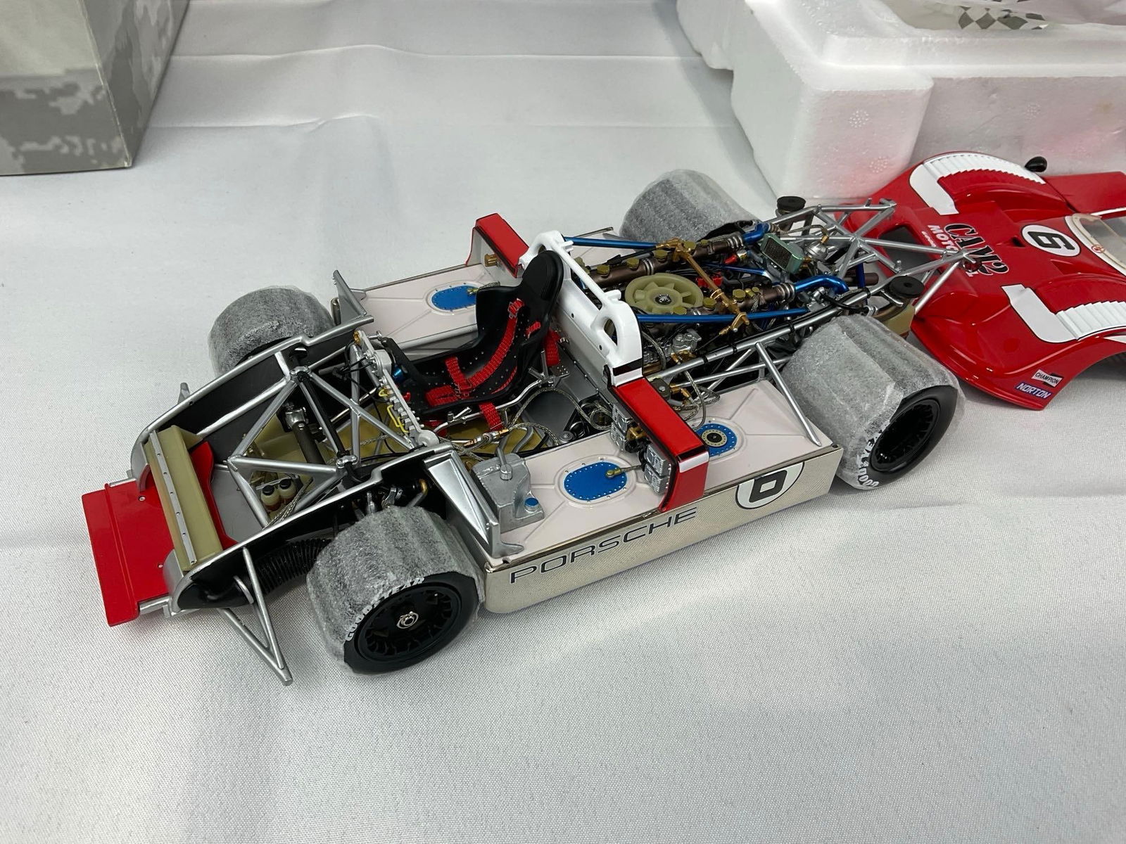 Exoto 1975 Porsche 917/30 #6 Cam2 Mark Donahue 1/18 Scale Diecast Car Model orig box - 4