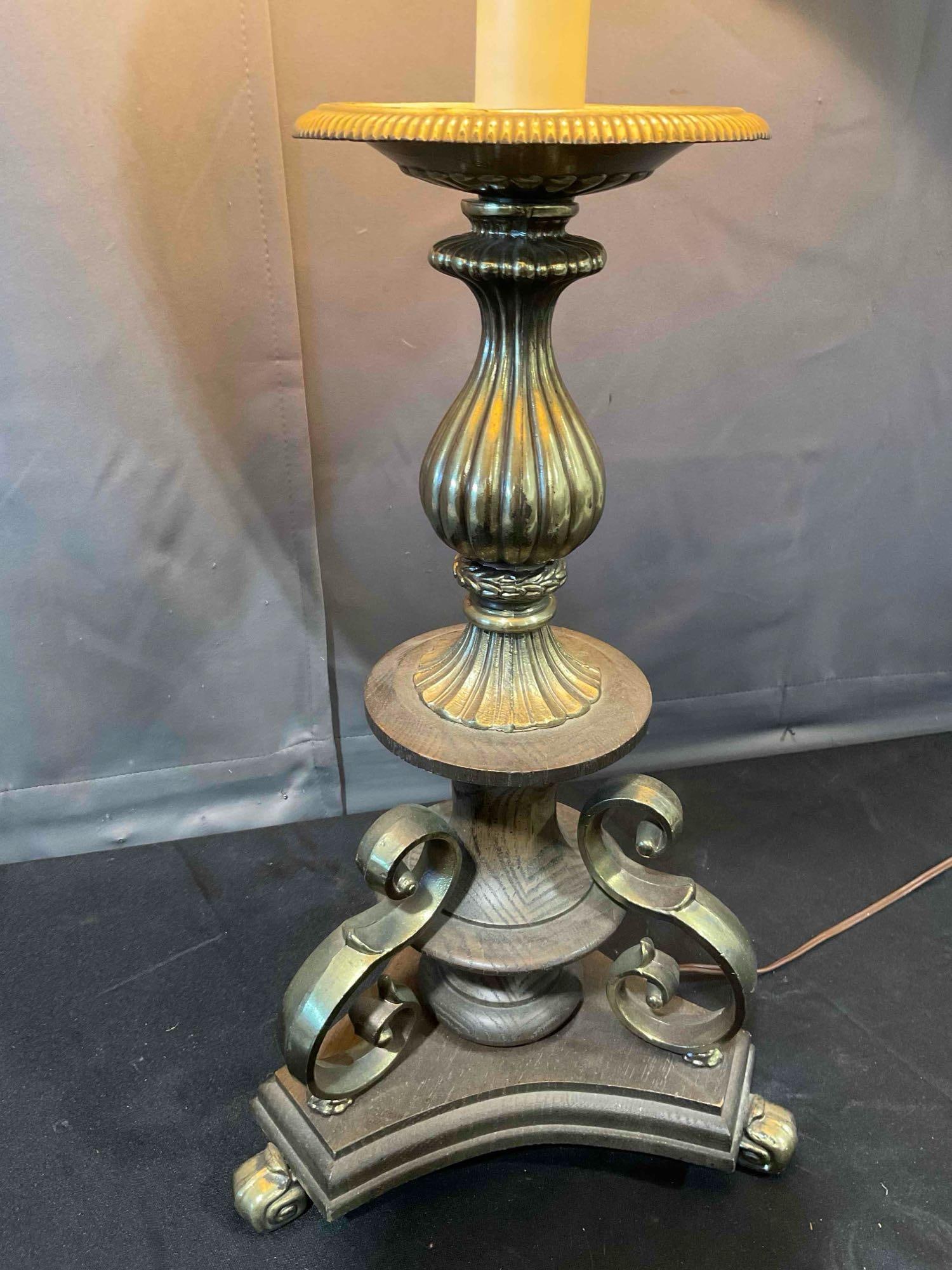 Vintage Wood & Brass Table Lamp w/ Cream Cloth Shade. Tested, Works. Very Good Condition. - 4